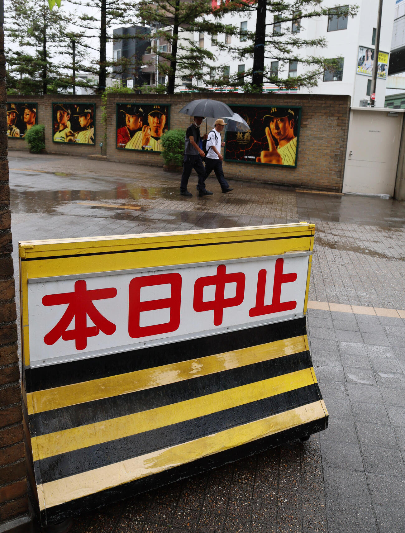 阪神対西武　雨天中止となった甲子園球場　（撮影・加藤哉）