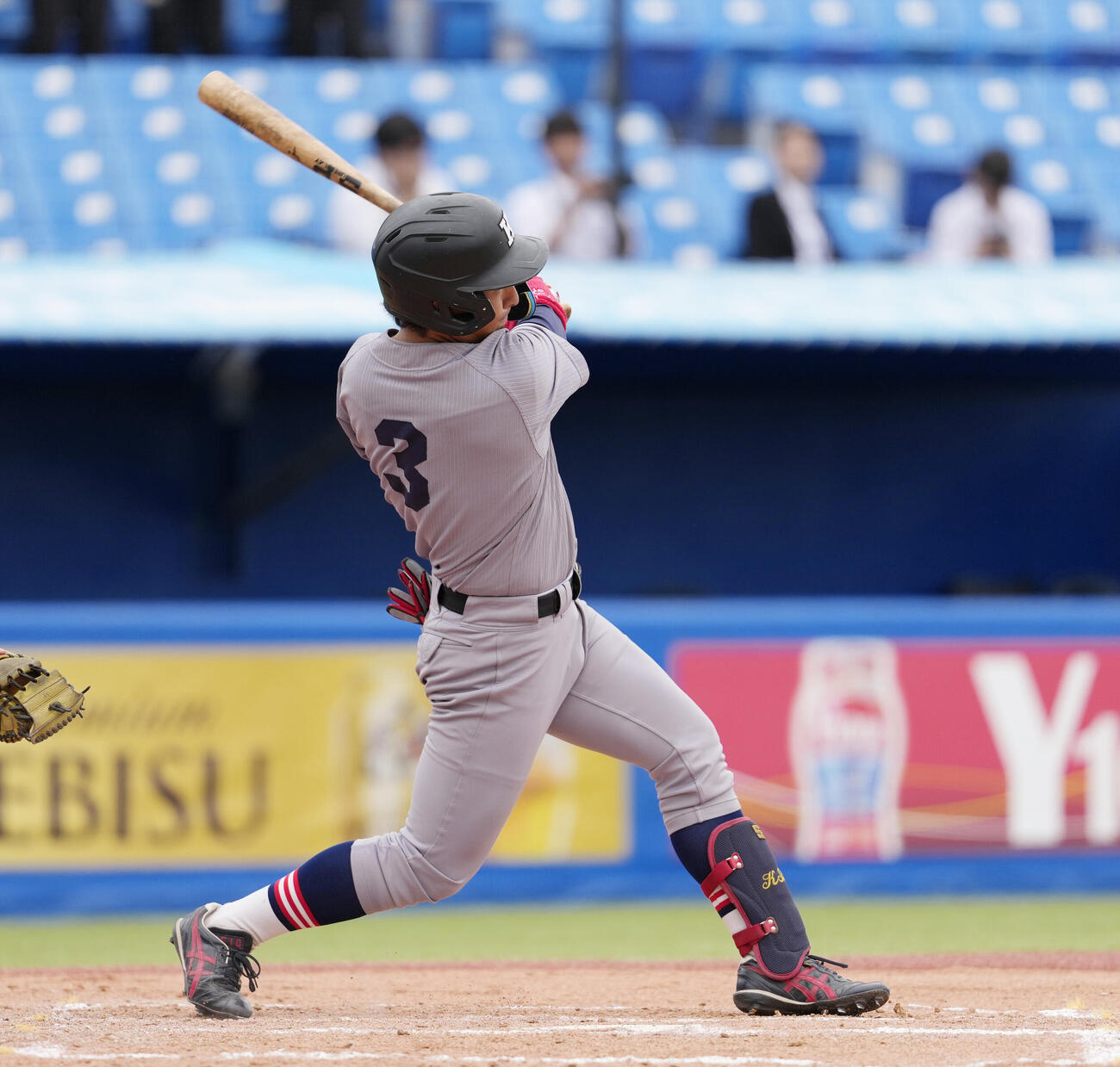 東京6大学野球春季フレッシュトーナメント　慶大対東大　7回表慶大1死一塁、左前打を放つ清原勝児（撮影・小島史椰）