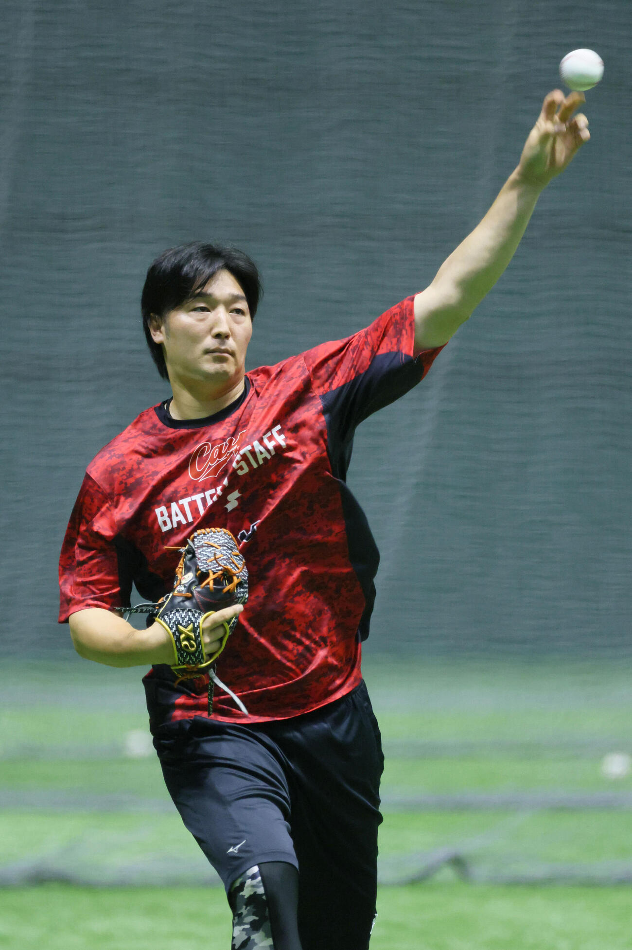 広島対日本ハム　キャッチボールをする広島床田寛樹（撮影・加藤孝規）