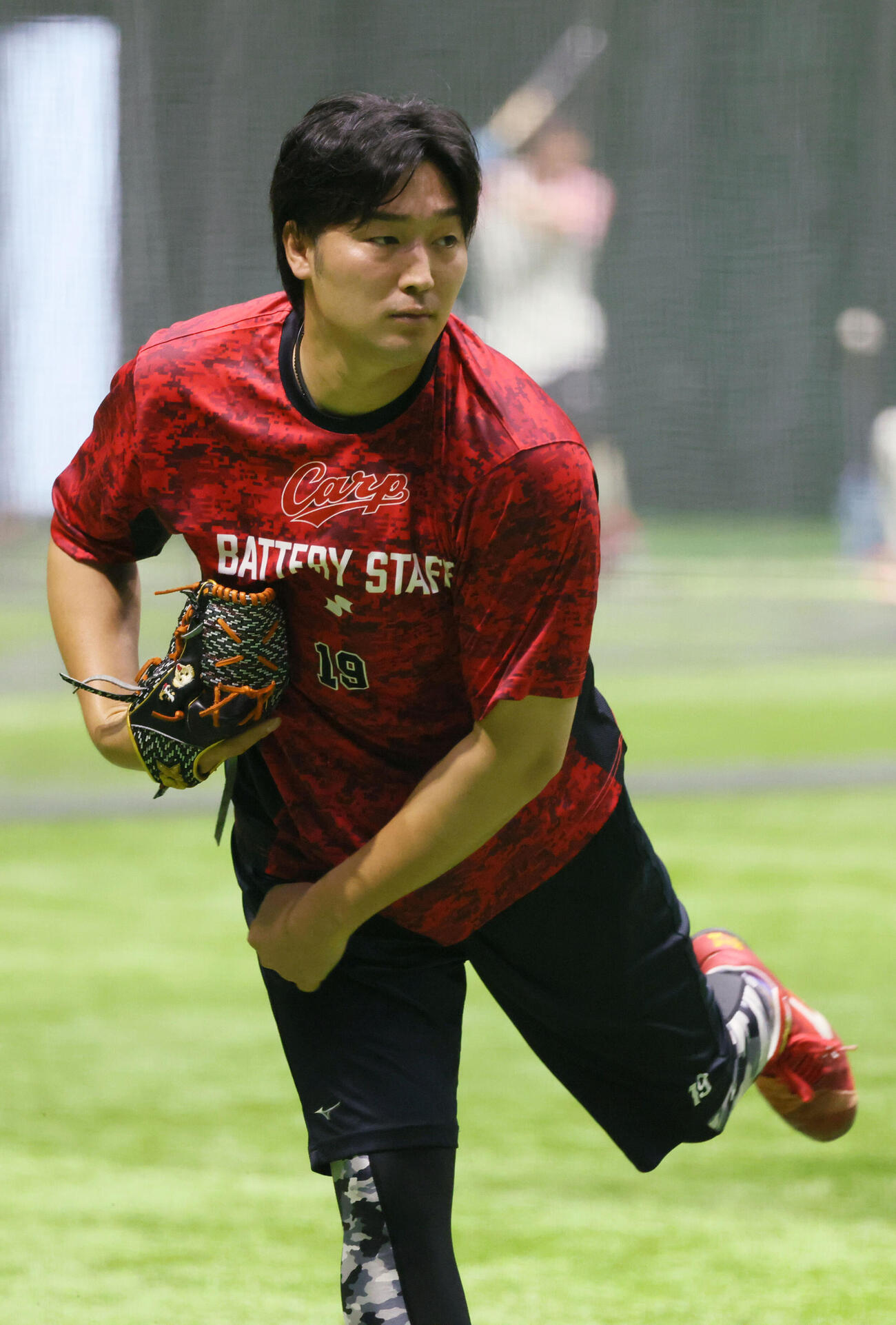 広島対日本ハム　キャッチボールをする広島床田寛樹（撮影・加藤孝規）