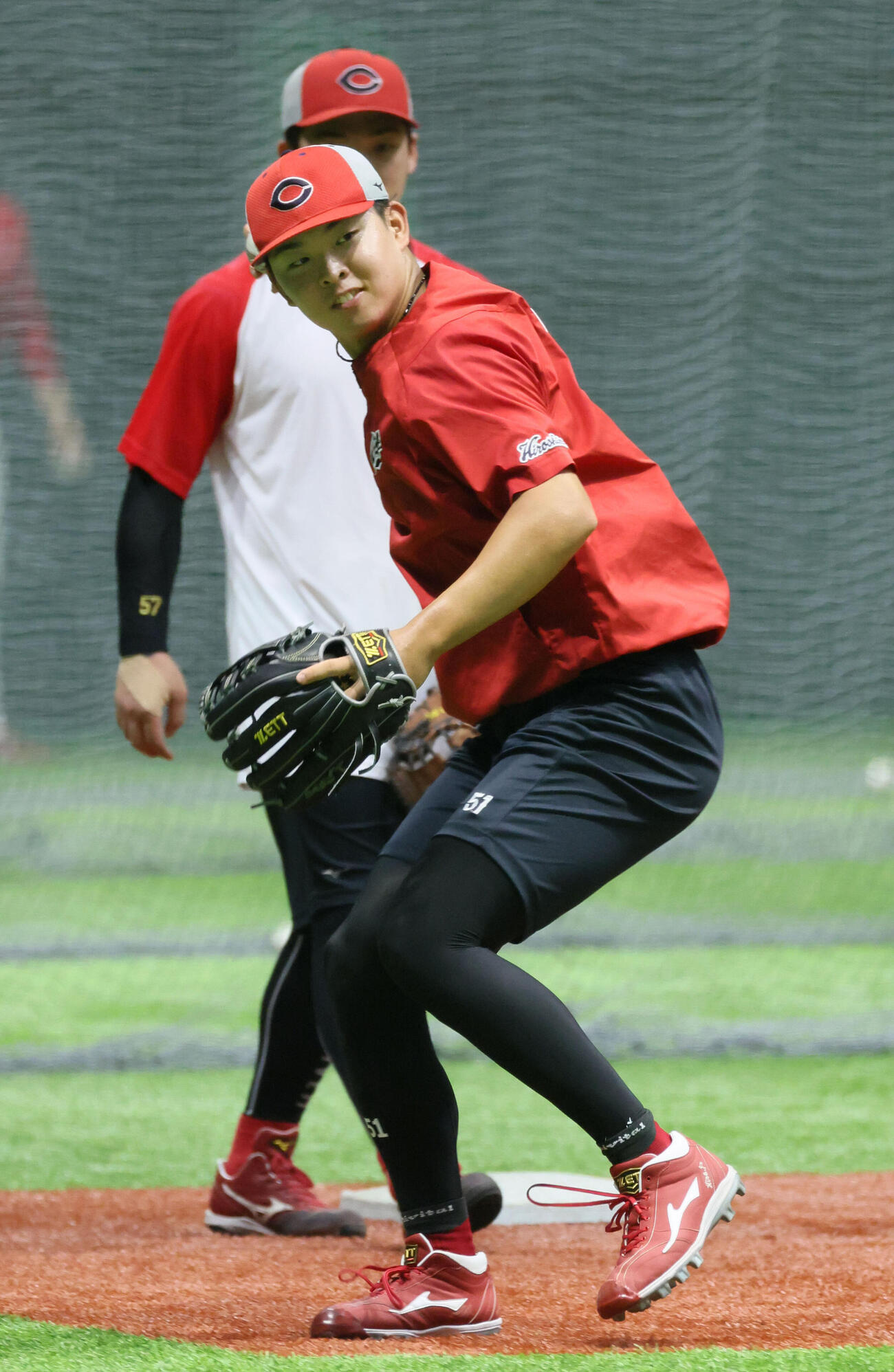 広島対日本ハム　1軍に合流し、ノックを受ける広島平川蓮（撮影・加藤孝規）