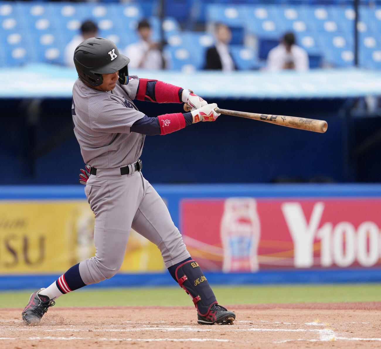 東京6大学野球春季フレッシュトーナメント　慶大対東大　7回表慶大1死一塁、左前打を放つ清原勝児（撮影・小島史椰）