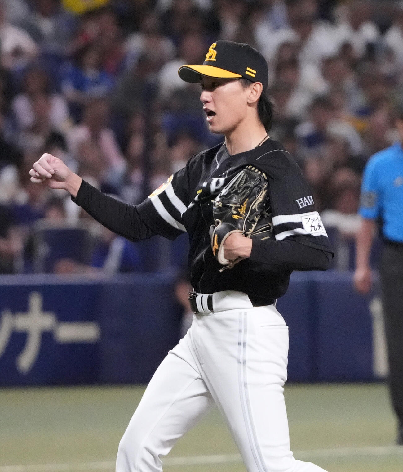 中日対ソフトバンク　5回裏中日2死、ジェイソン・ボスラーを三振に仕留める大津亮介（撮影・森本幸一）