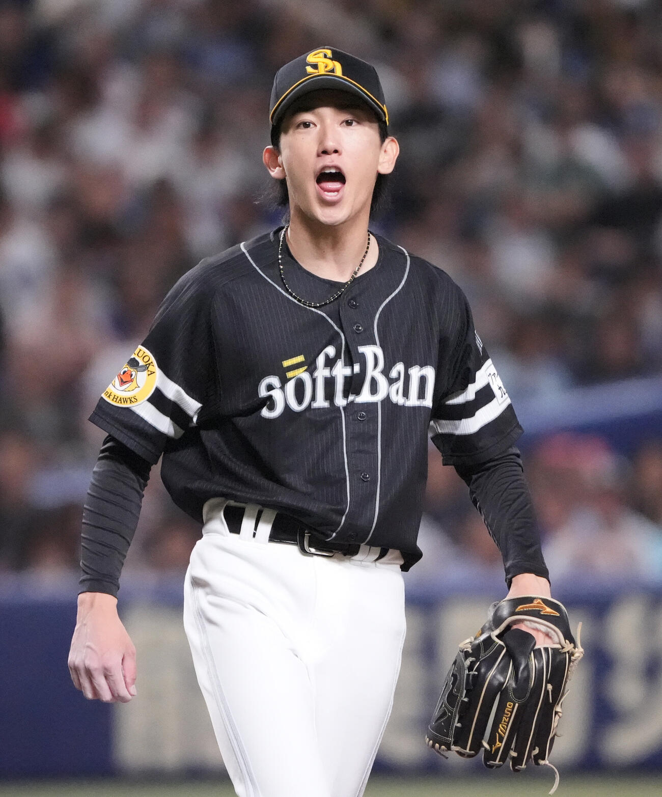 中日対ソフトバンク　8回裏中日1死、ジェイソン・ボスラーを三振に仕留めほえるソフトバンク先発の大津亮介（撮影・森本幸一）