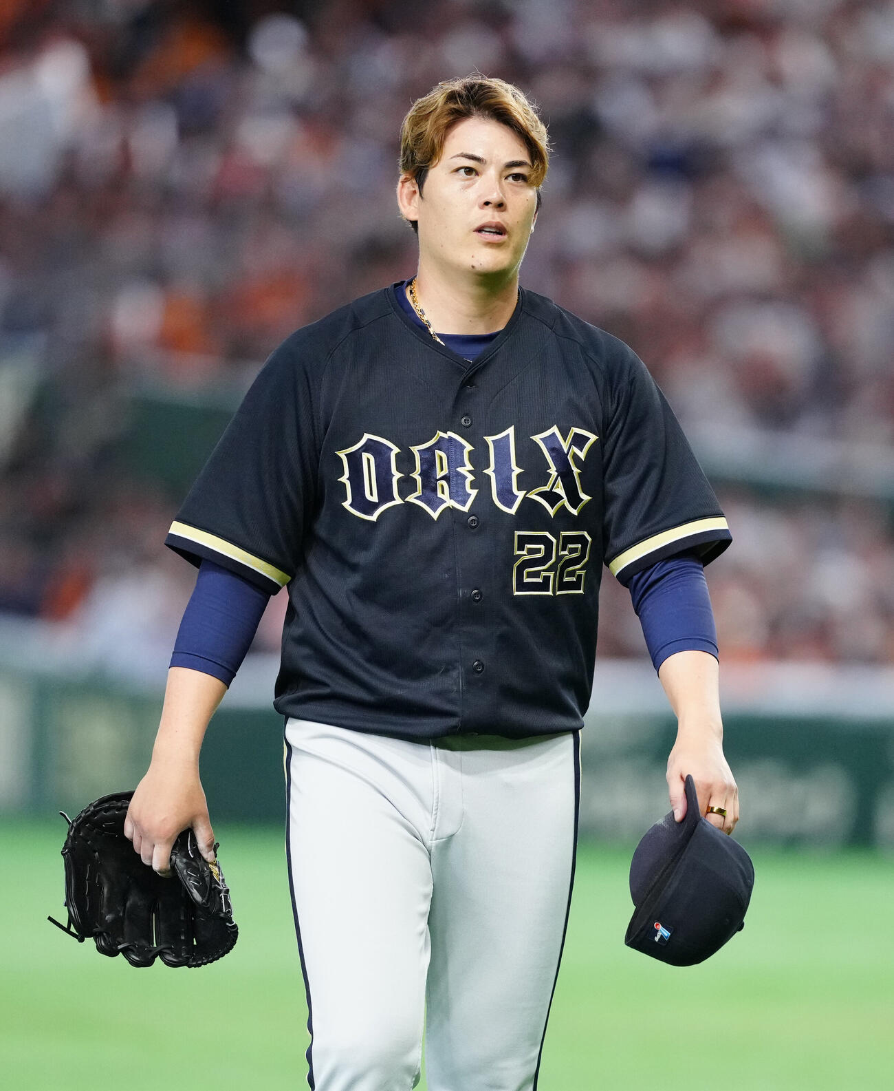 巨人対オリックス　6回途中、降板するオリックス先発の九里亜蓮（撮影・江口和貴）