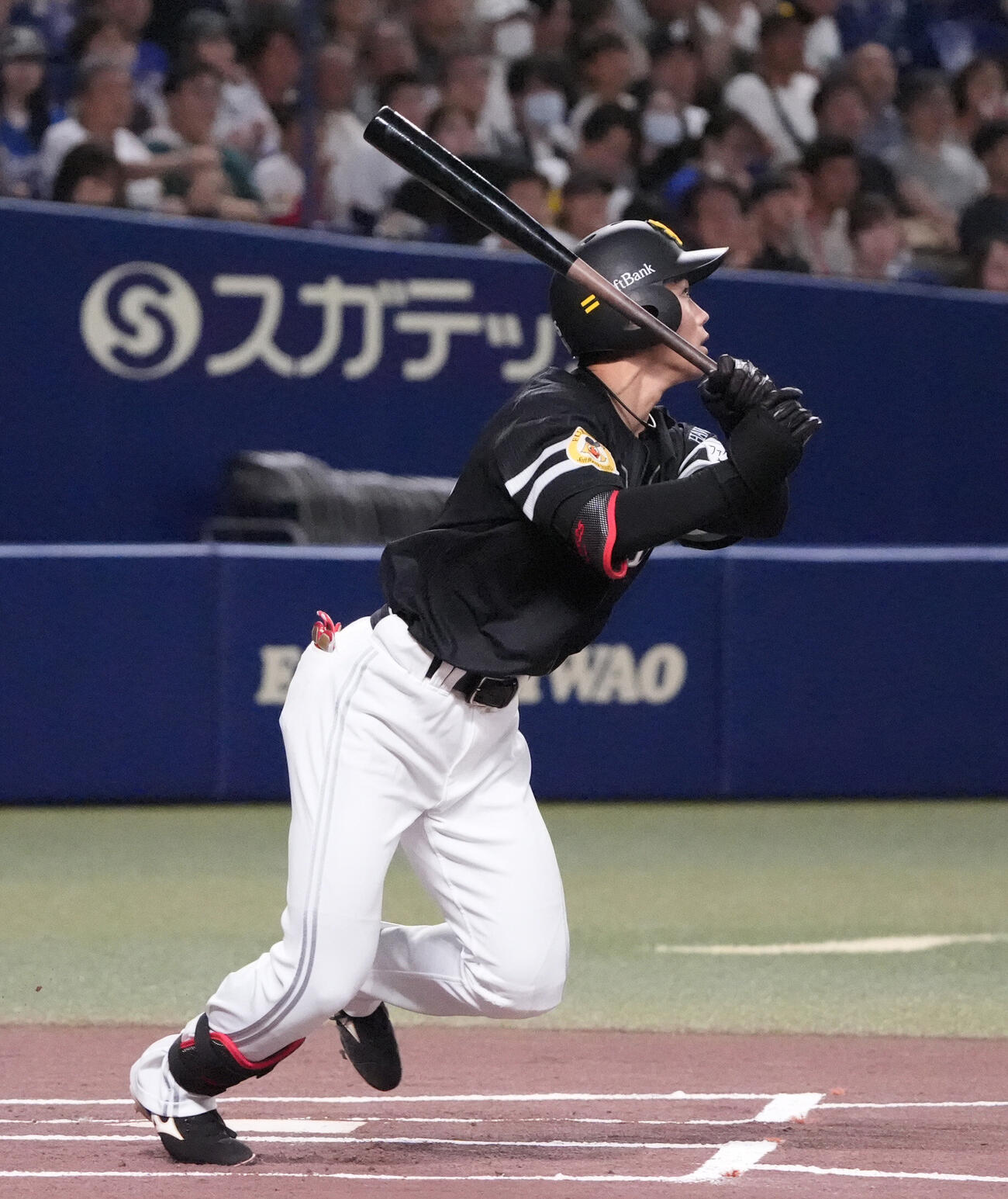 中日対ソフトバンク　1回表ソフトバンク1死、安打を放つ庄子雄大（撮影・森本幸一）