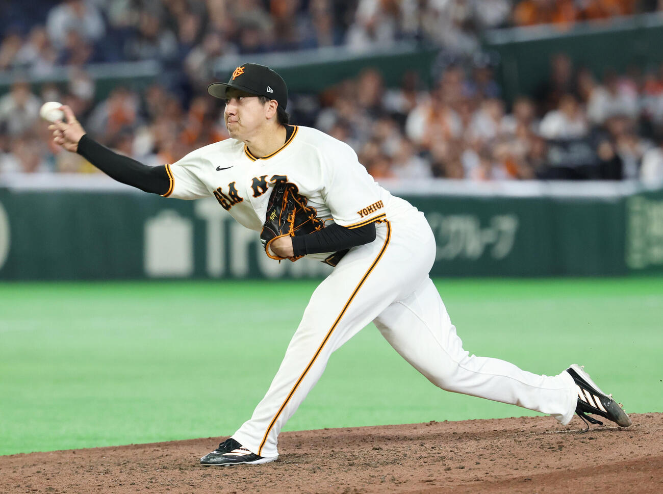 巨人対オリックス　巨人4番手で登板し力投する大勢（撮影・増田悦実）