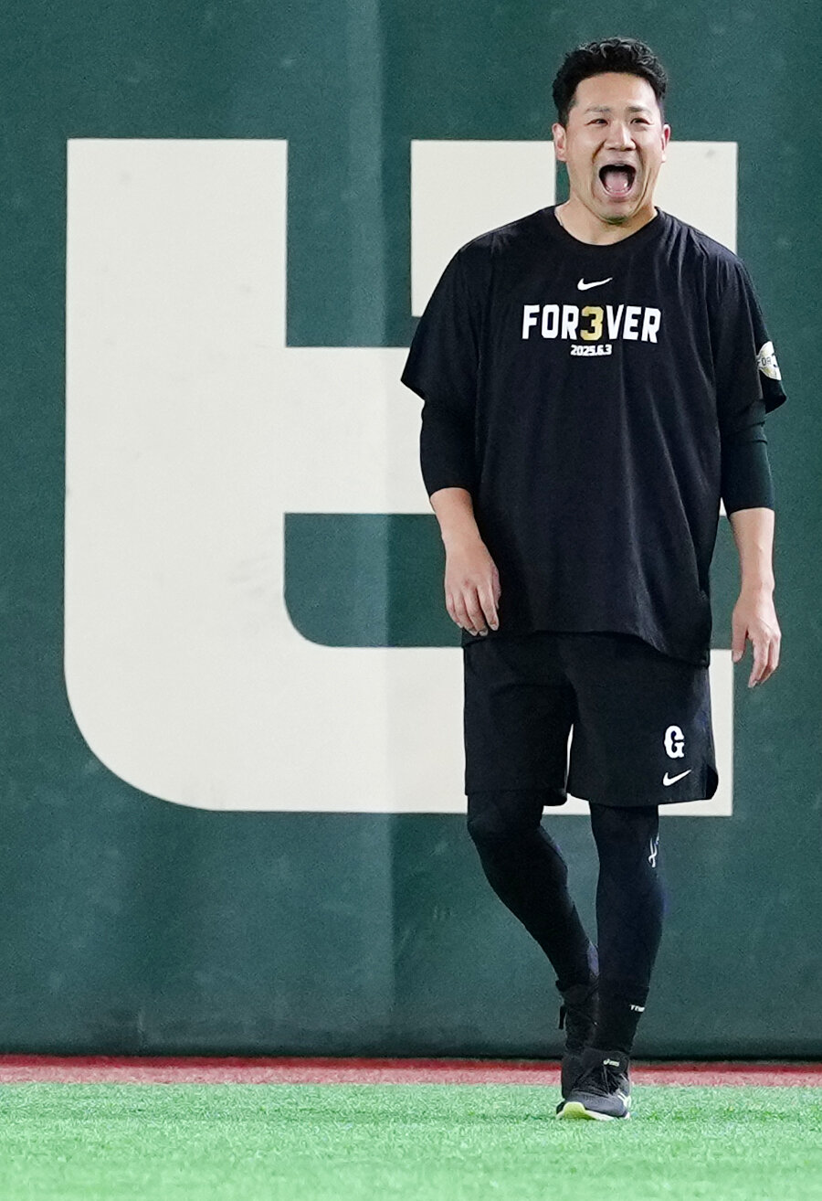 交流戦　巨人対オリックス　試合前練習を行う巨人田中将大（撮影・江口和貴）