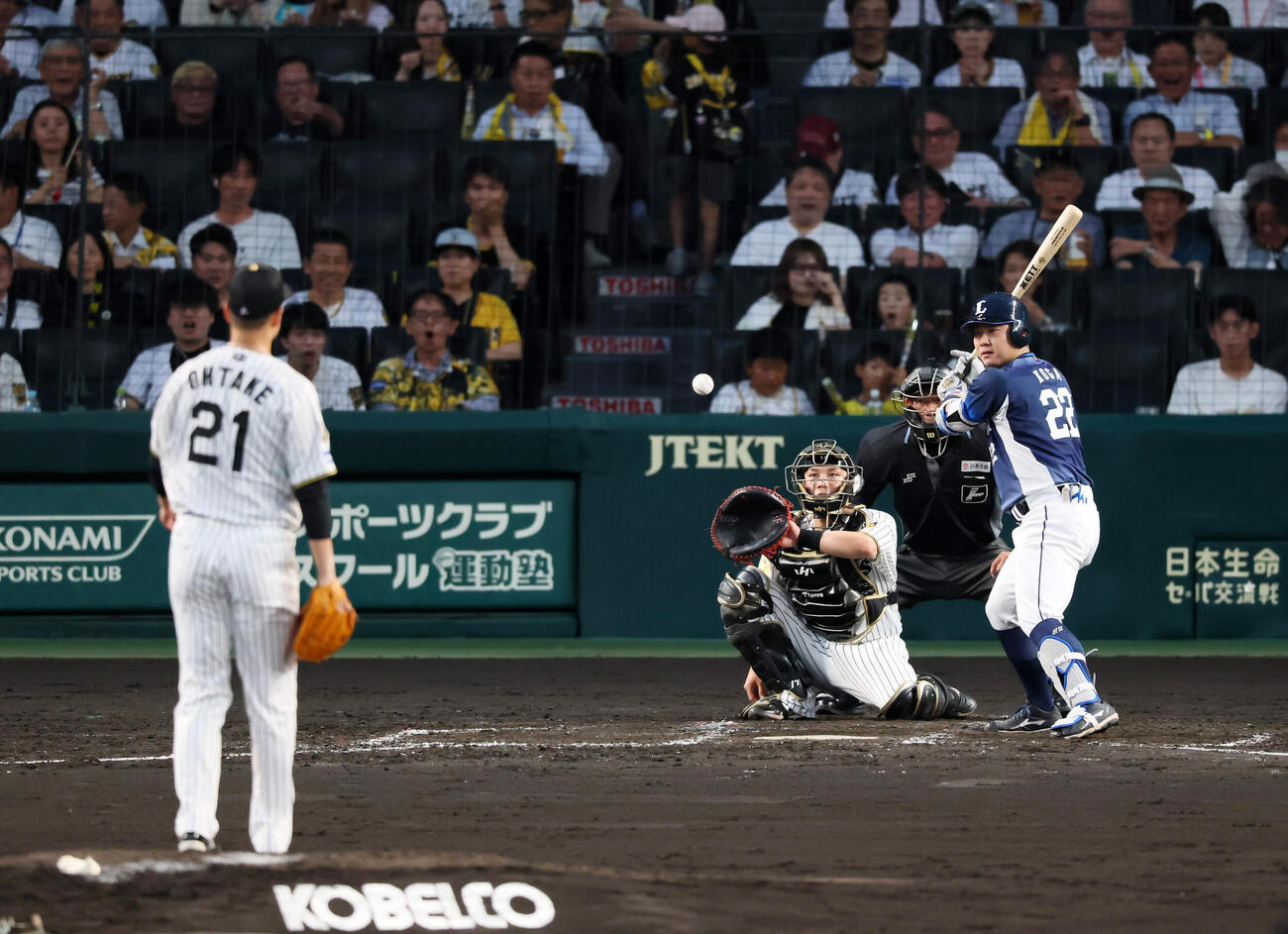 阪神対西武　5回表西武1死、大竹耕太郎は古賀悠斗に球速66キロのボールを投げる（撮影・加藤哉）