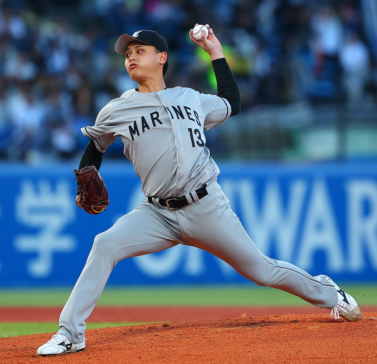 ヤクルト対ロッテ　ロッテ先発の毛利海大（撮影・野上伸悟）