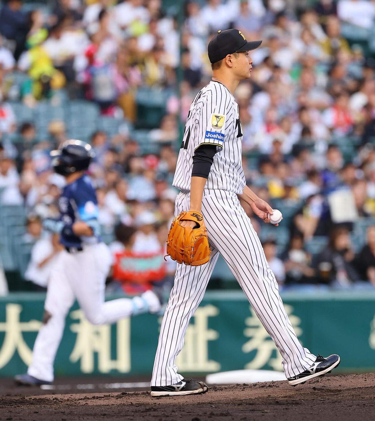 阪神対西武　2回表西武無死、大竹耕太郎はネビンに先制本塁打を浴びる（撮影・上田博志）