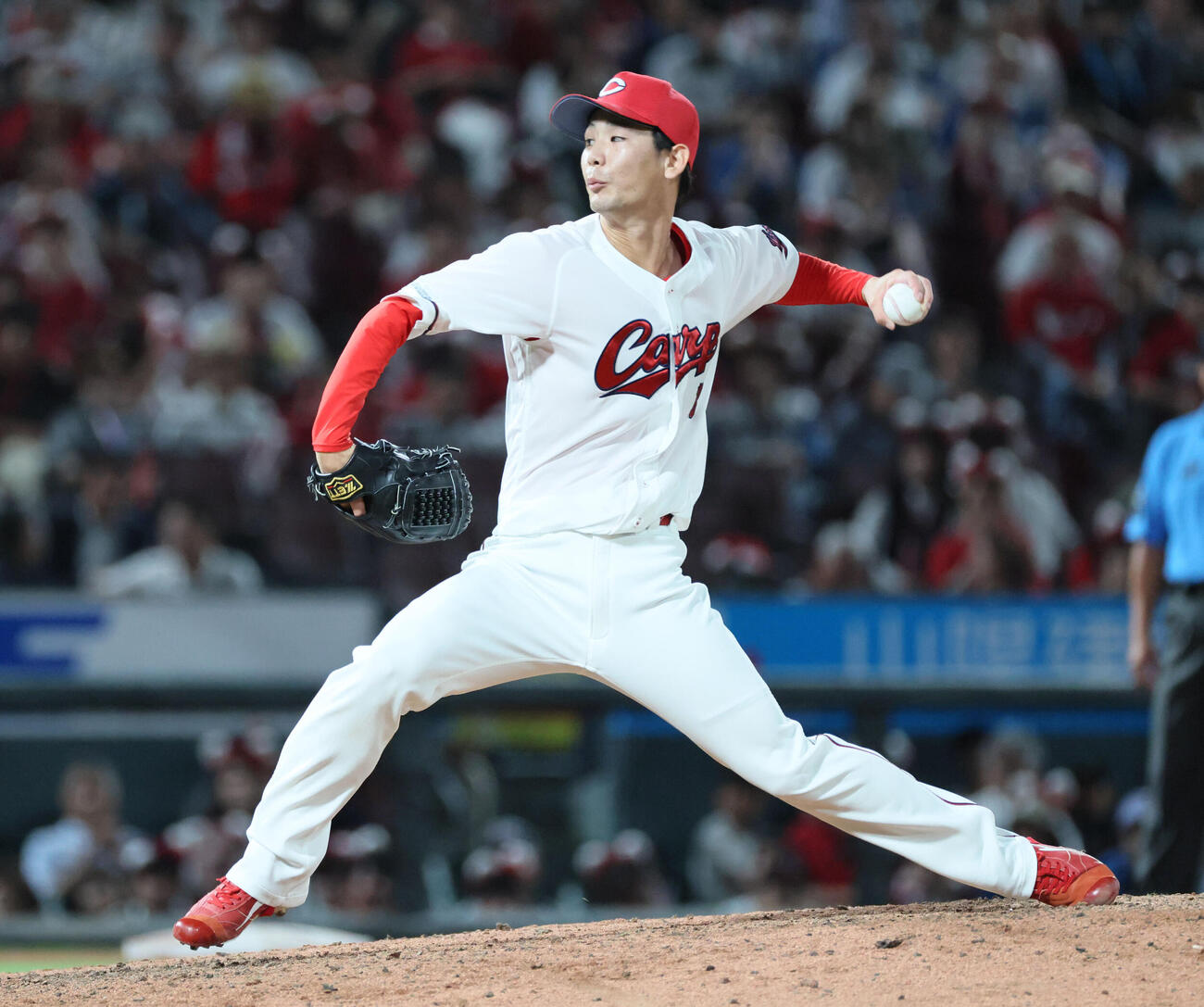 広島対日本ハム　9回表日本ハム、広島4番手の森浦大輔（撮影・加藤孝規）