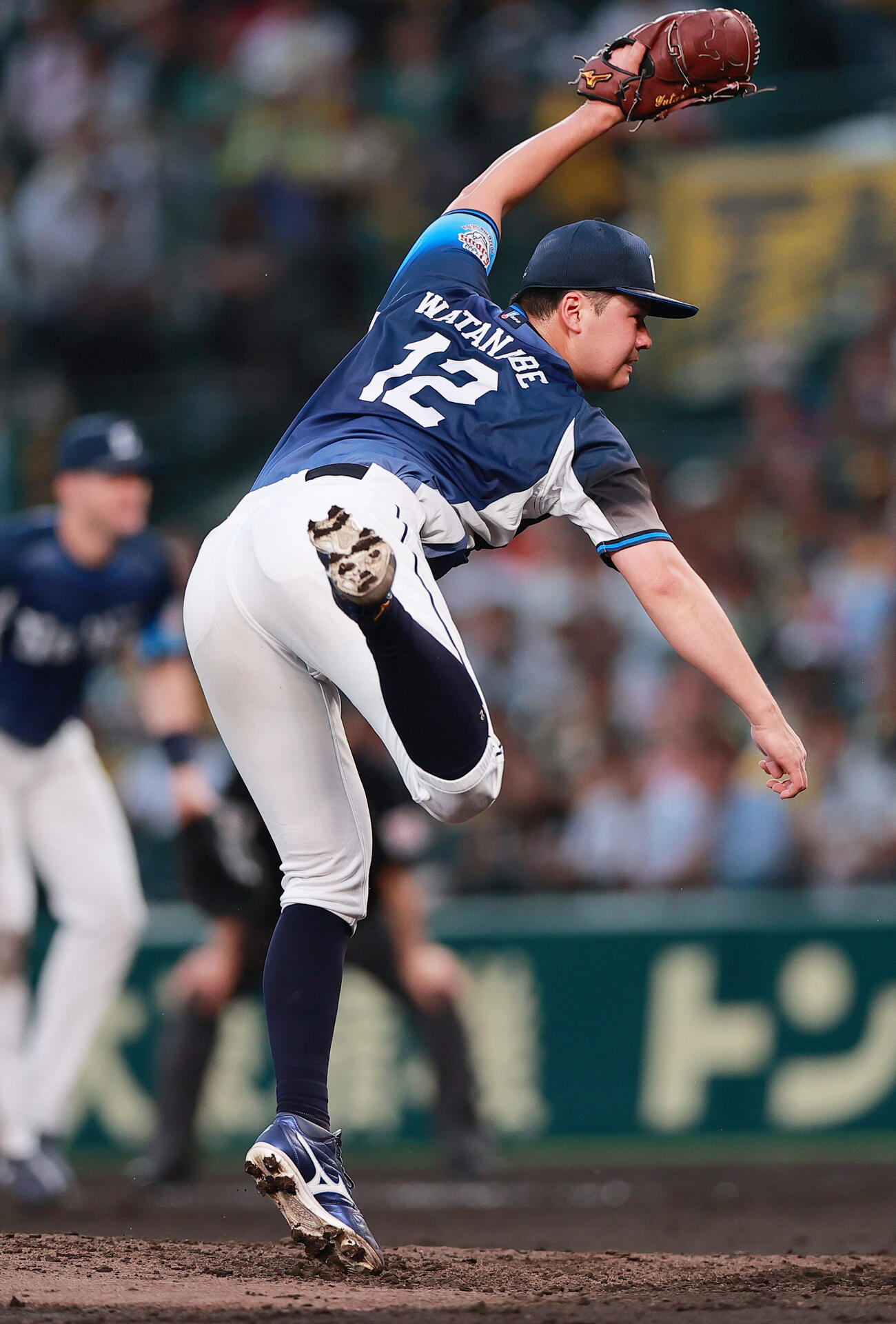 阪神対西武　4回裏、力投する西武渡辺勇太朗（撮影・上山淳一）