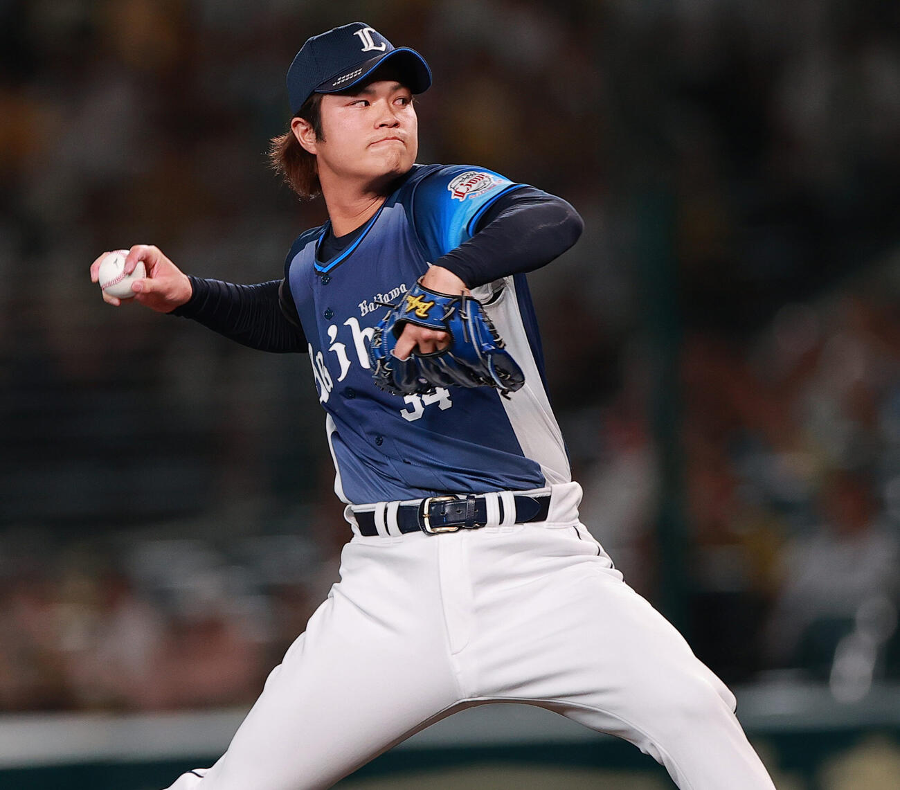阪神対西武　8回裏に登板する西武甲斐野央（撮影・上山淳一）