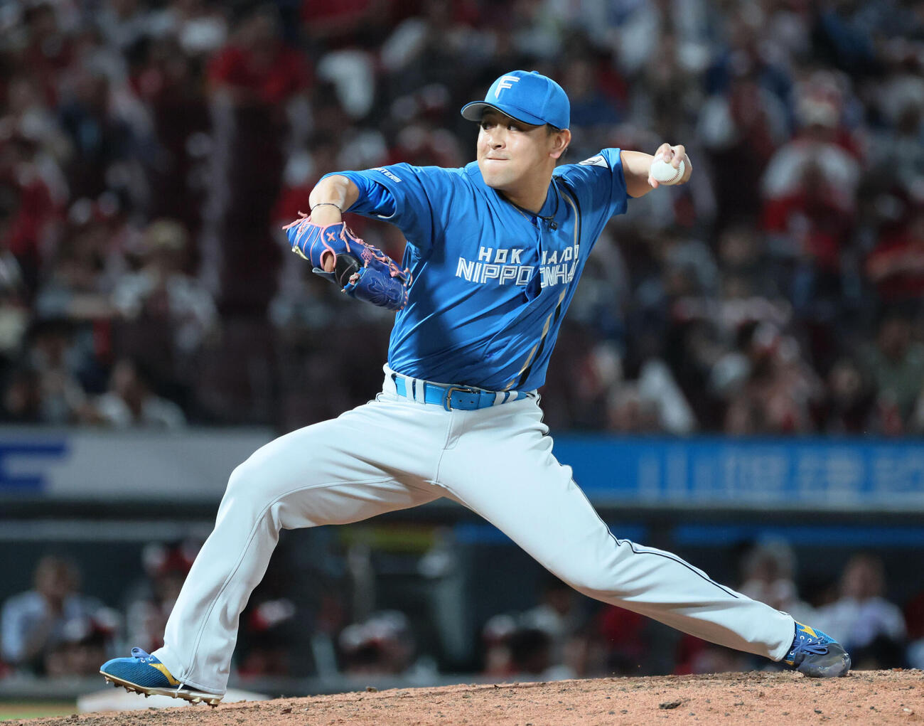 広島対日本ハム　8回裏広島、日本ハム3番手の河野竜生（撮影・加藤孝規）