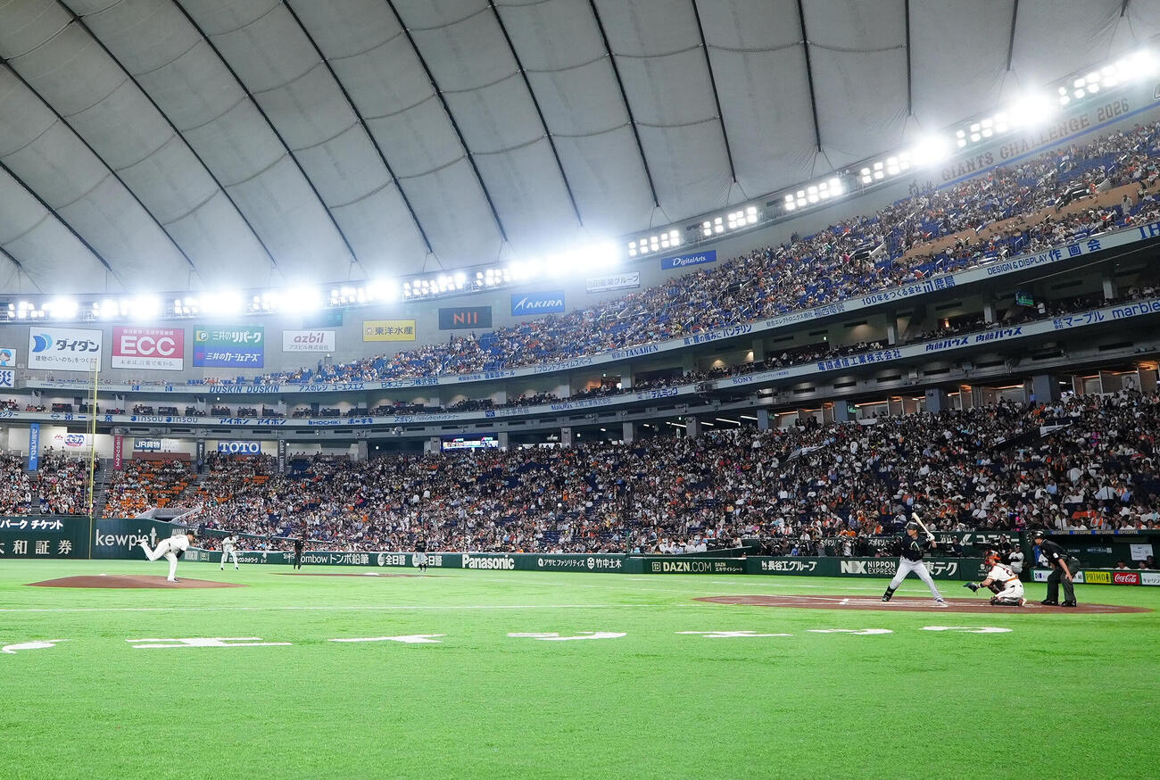 巨人対オリックス　1回表オリックス1死、西川龍馬に79キロのカーブを投じる田中将大（撮影・江口和貴）