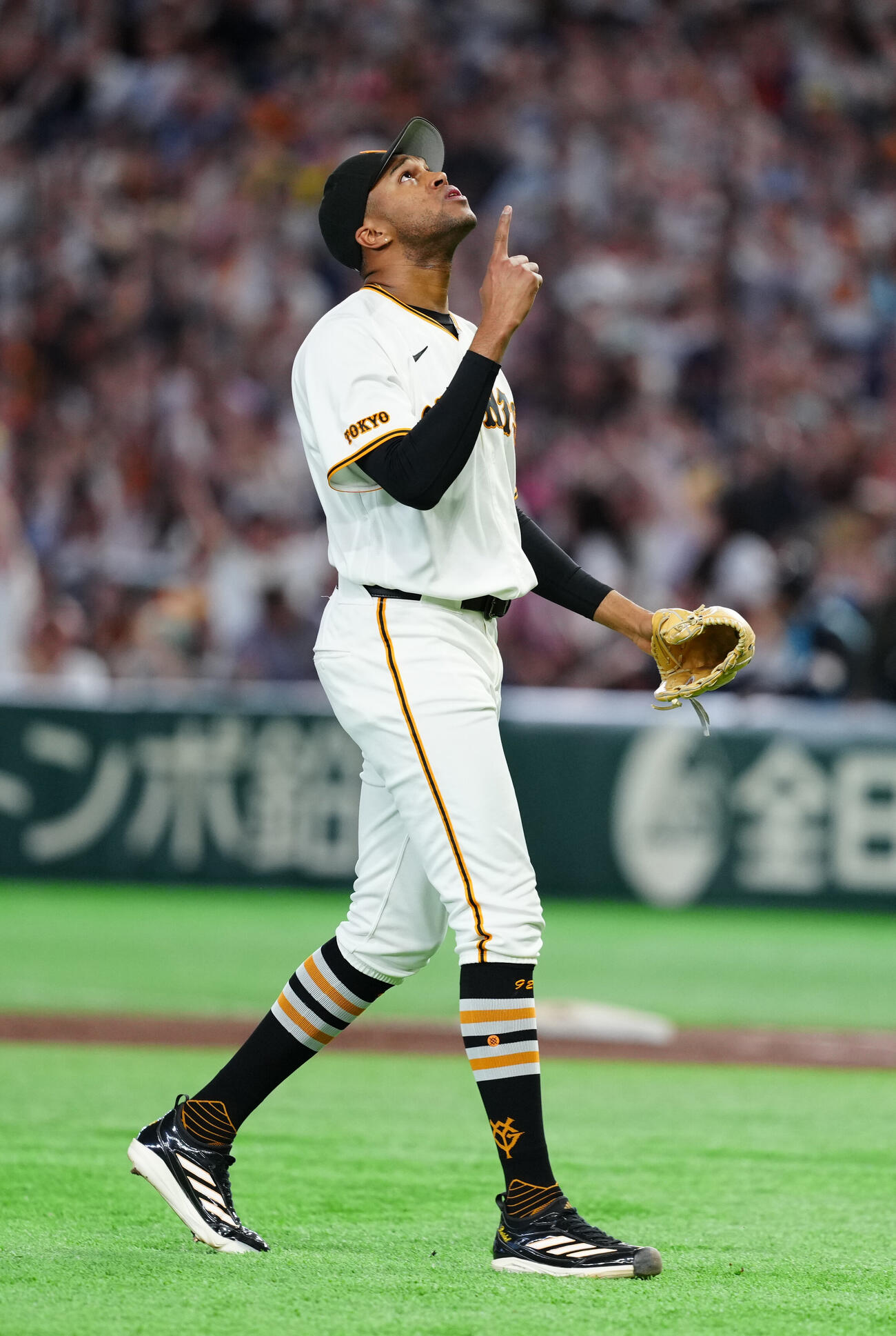 巨人対オリックス　最後を締めた巨人3番手のライデル・マルティネス（撮影・江口和貴）