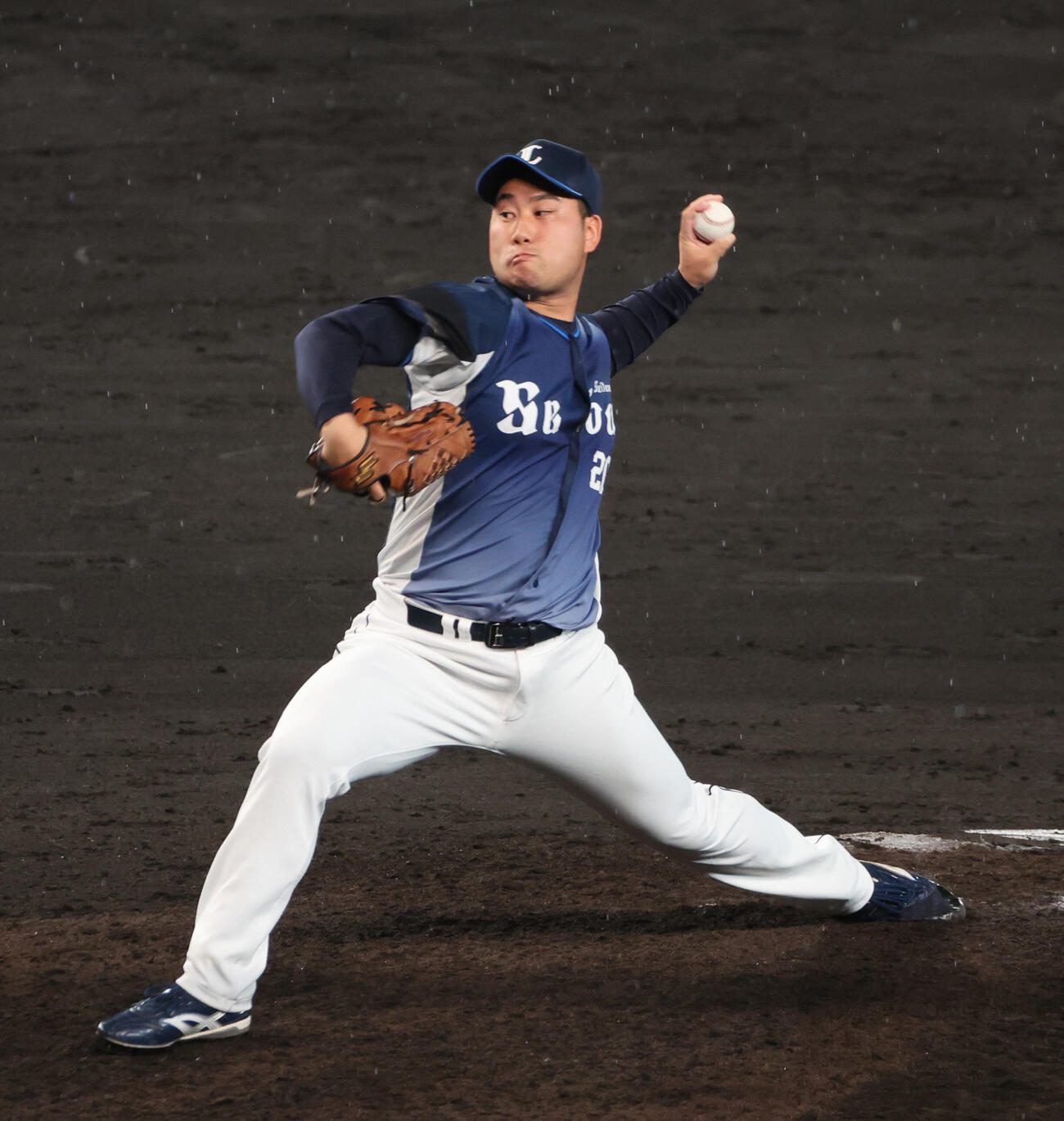阪神対西武　9回から登板する西武3番手の岩城颯空（撮影・西尾就之）
