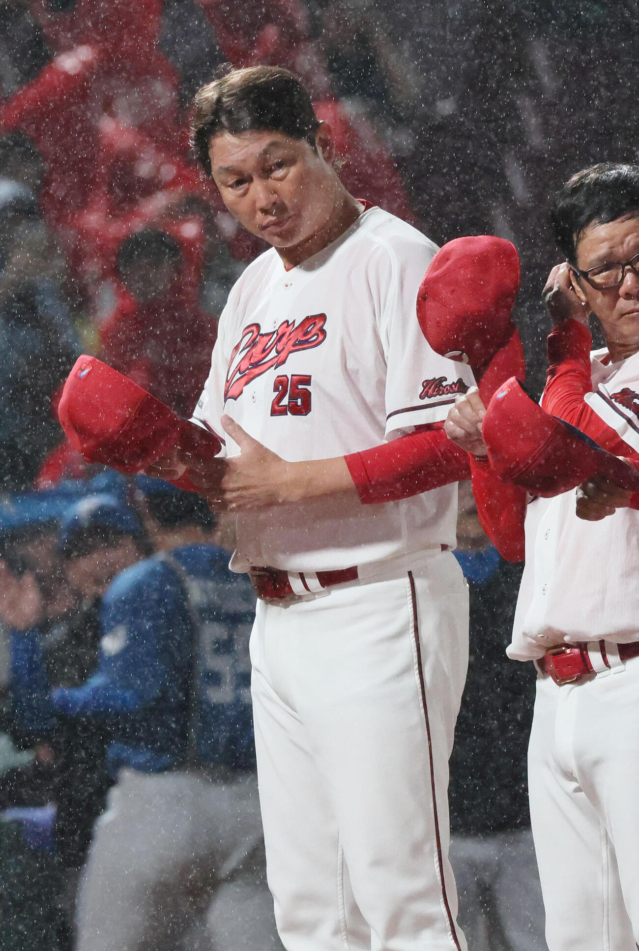 広島対日本ハム　敗れた新井貴浩監督（撮影・加藤孝規）