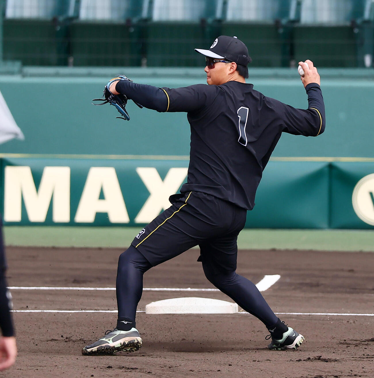 阪神対楽天　守備練習する阪神森下翔太（撮影・加藤哉）