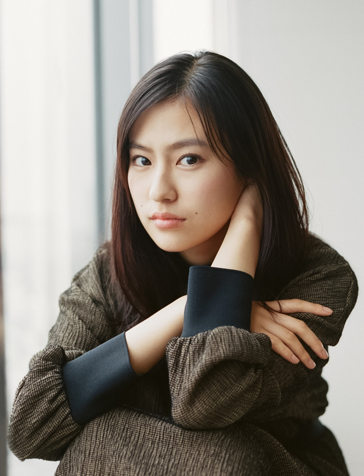 6月9日中日戦に来場し、セレモニアルピッチをおこなう俳優の恒松祐里