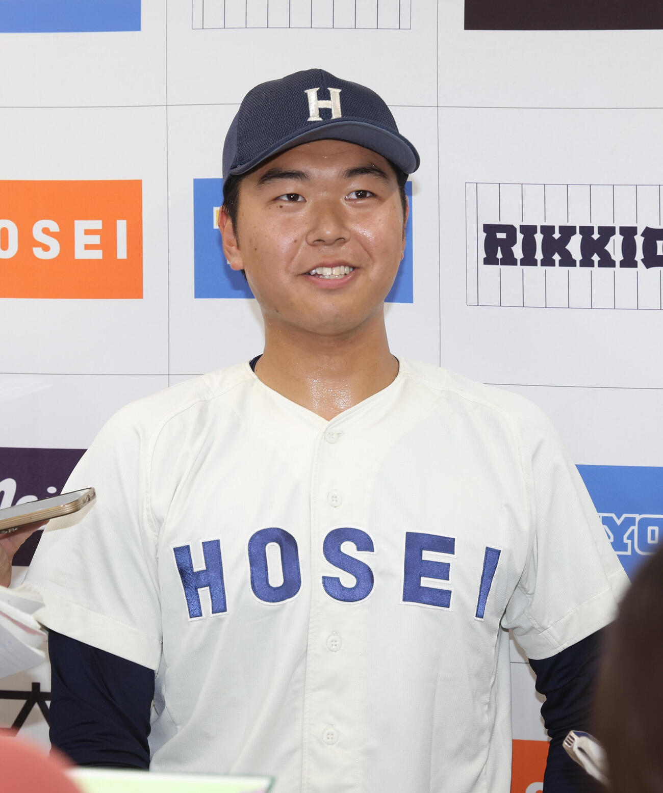 法大対慶大　試合後、会見する法大・宮本恭佑（撮影・柴田隆二）