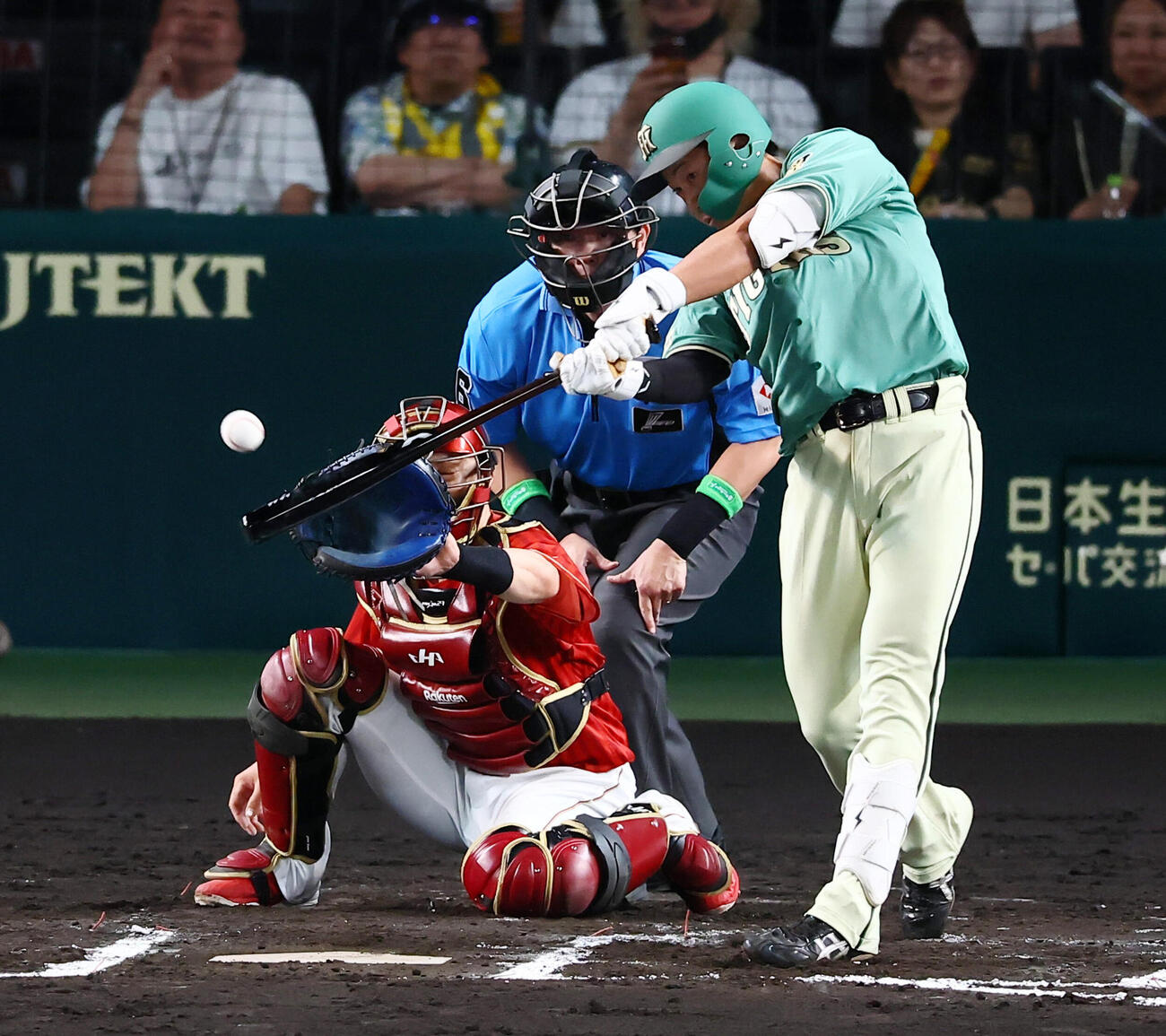 阪神対楽天　6回裏阪神2死三塁、立石正広は右前適時打を放つ（撮影・加藤哉）