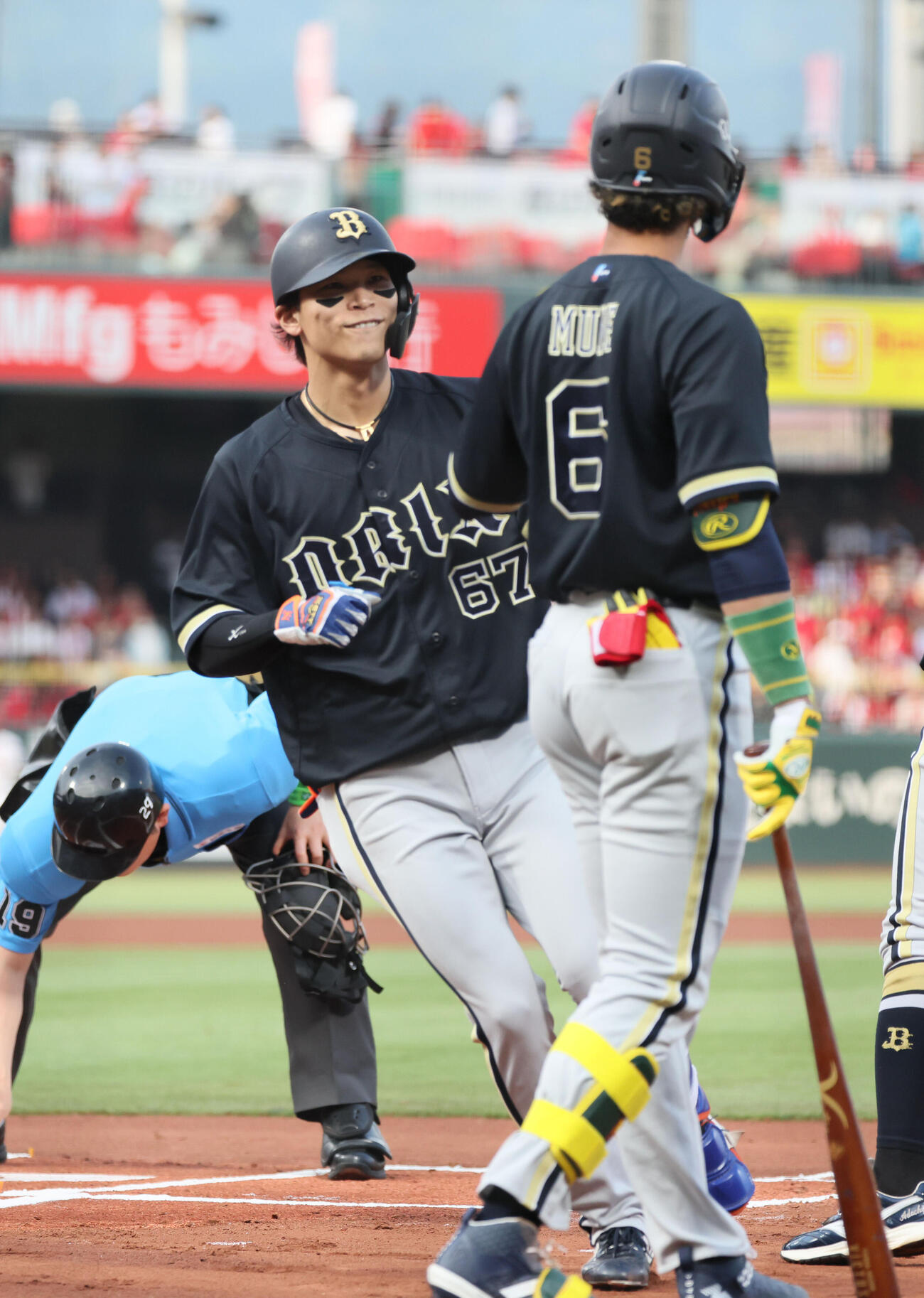 広島対オリックス　1回表オリックス無死、先制左越え本塁打を放った中川圭太（撮影・加藤孝規）