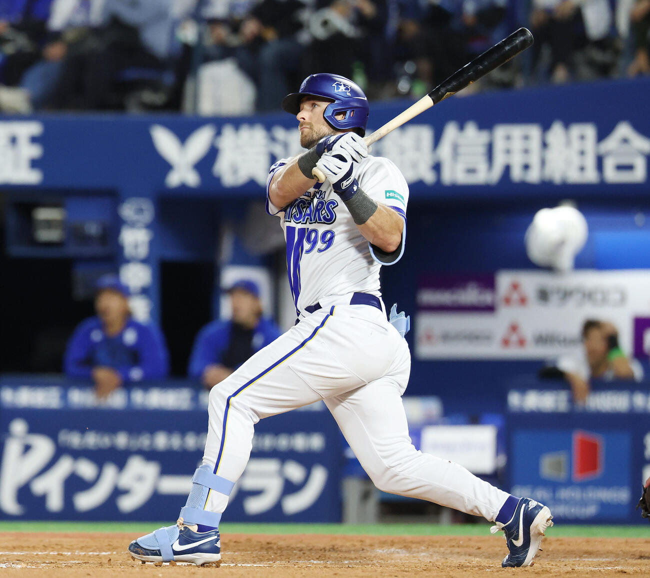 DeNA対ソフトバンク　5回裏DeNA1死一塁、左越えに2点本塁打を放つクーパー・ヒュンメル（撮影・宮地輝）＝2026年6月5日