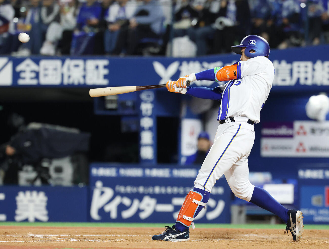 DeNA対ソフトバンク　5回裏DeNA2死、本塁打を放つ松尾汐恩（撮影・宮地輝）＝2026年6月5日