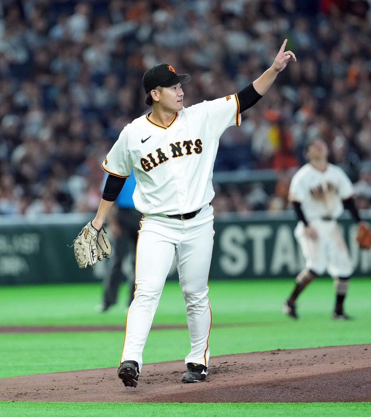 巨人対ロッテ　2回表ロッテ2死、友杉篤輝を二飛に仕留める井上温大（撮影・たえ見朱実）