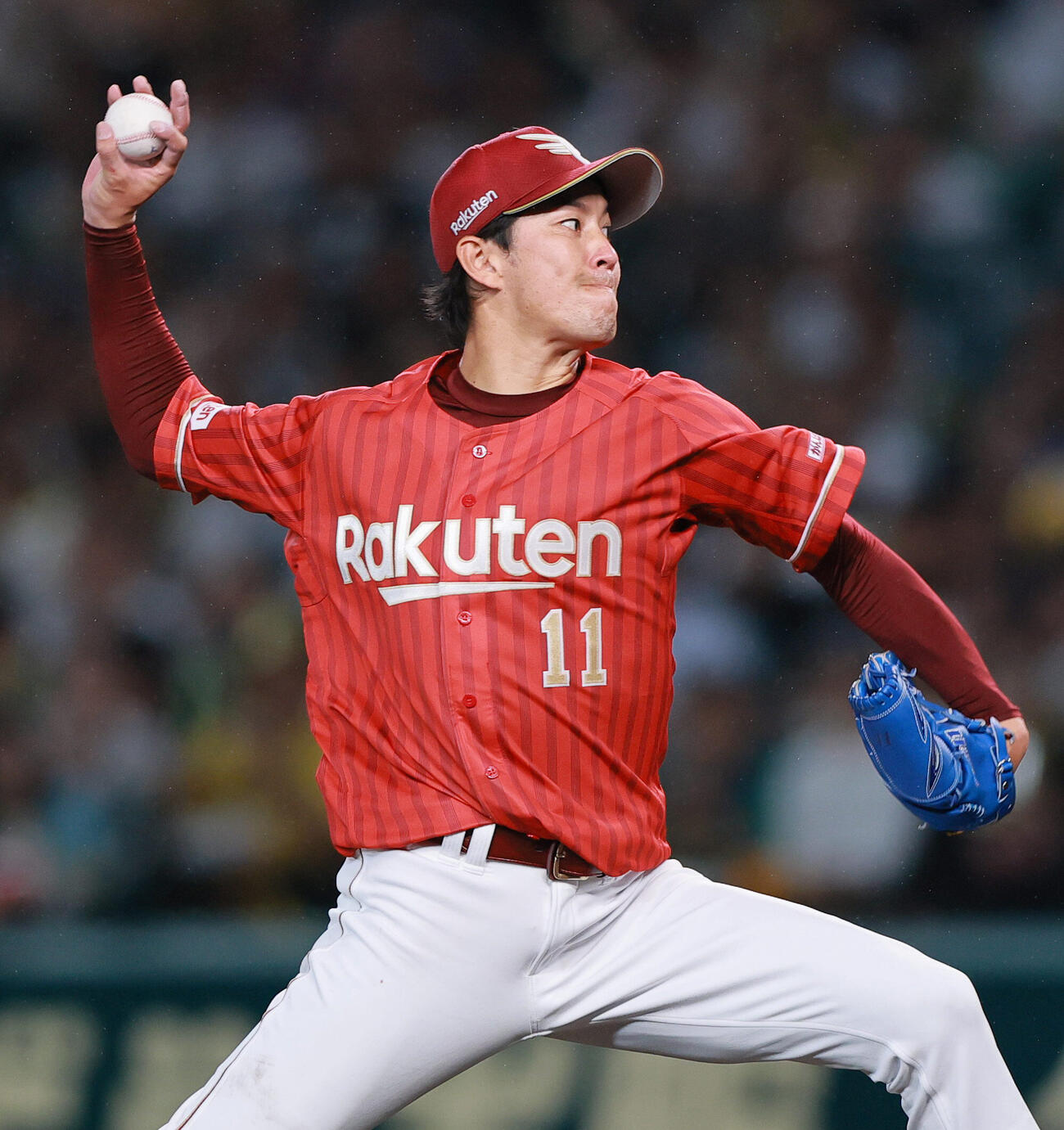 阪神対楽天　4回裏阪神2死満塁、岸孝之は熊谷敬宥を空振り三振に仕留める（撮影・上山淳一）