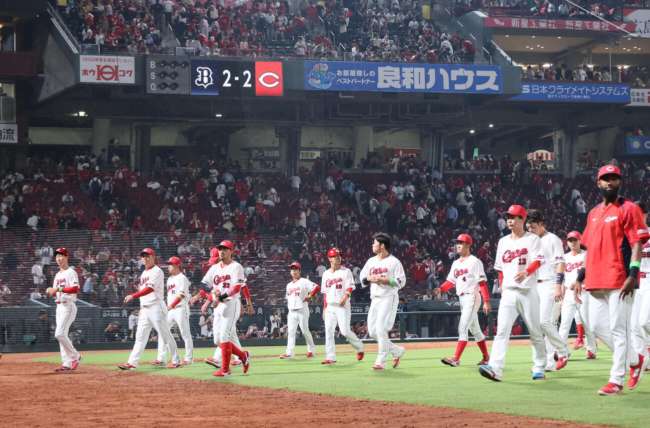 広島対オリックス　広島は連夜の延長戦（撮影・加藤孝規）