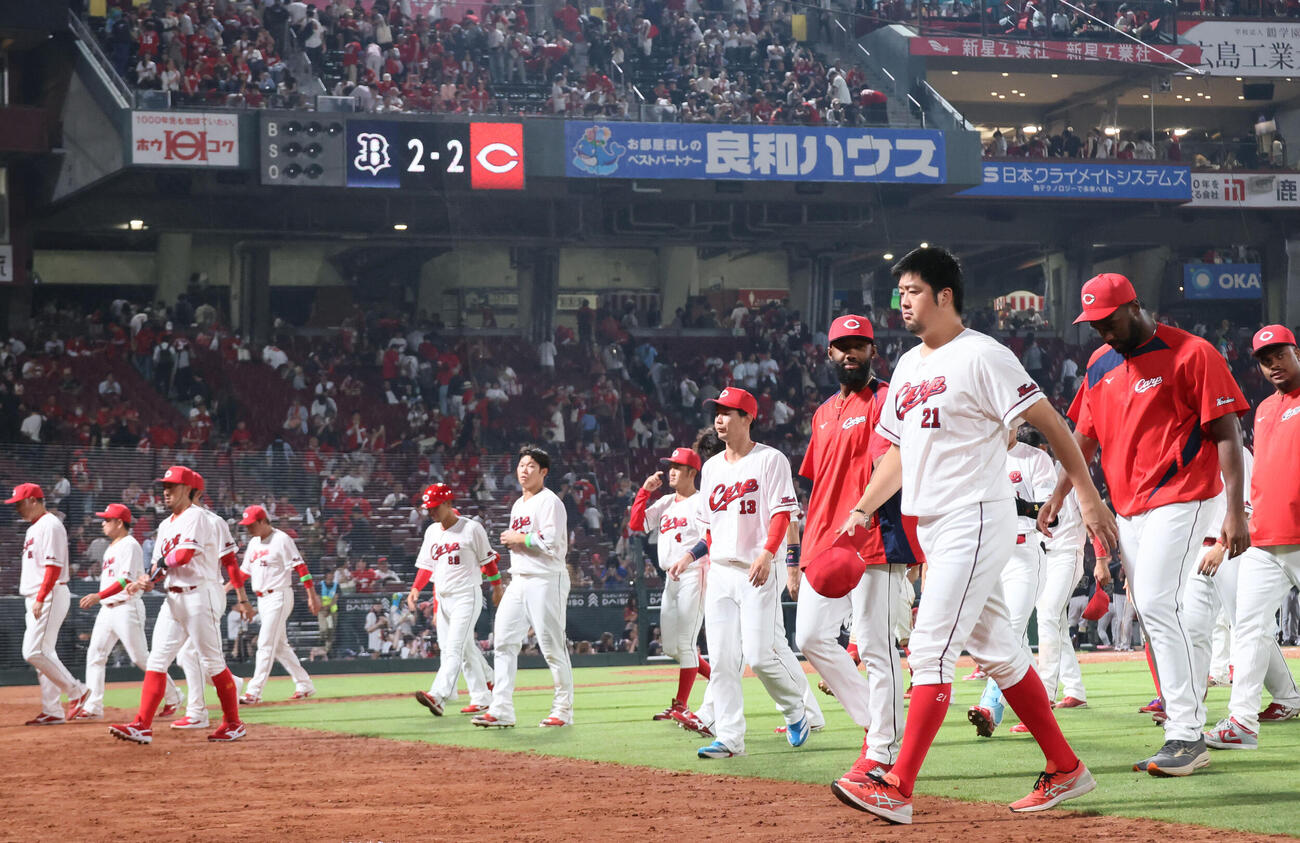 広島対オリックス　広島は連夜の延長戦（撮影・加藤孝規）