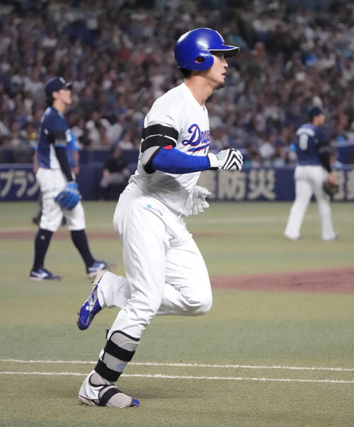 【中日】板山祐太郎が先制５号２ラン　移籍３年目の32歳「積極的に」11年目で自己最多更新