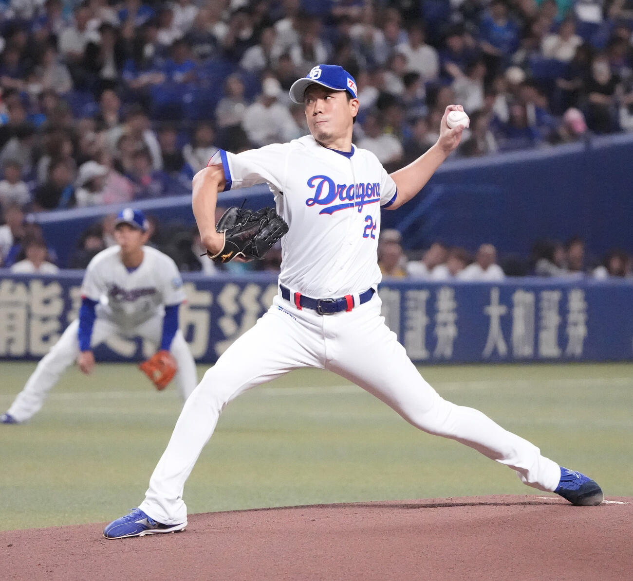 プロ野球交流戦中日対西武　1回表、登板する中日先発の大野雄大（撮影・森本幸一）