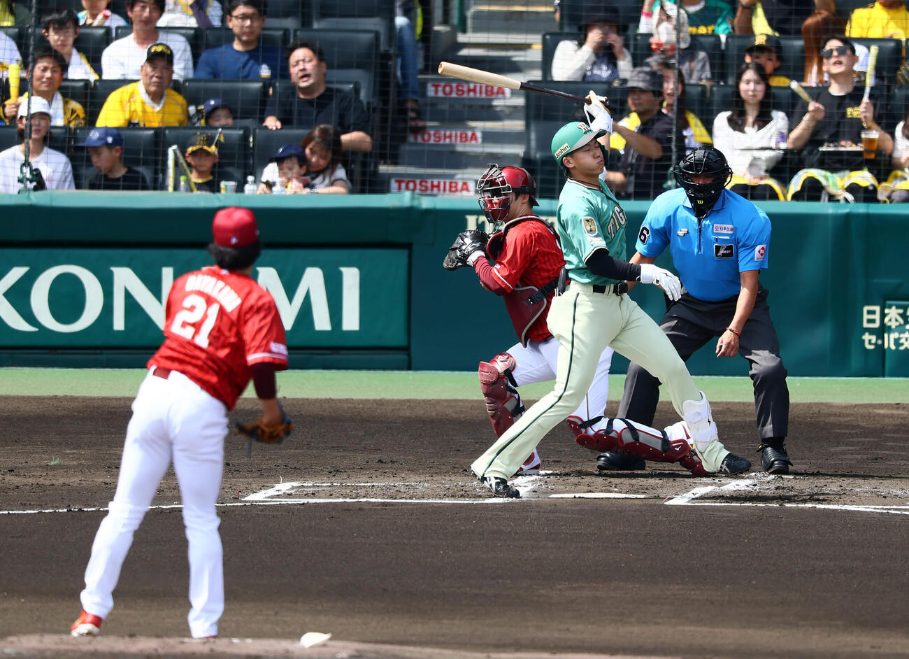 阪神対楽天　1回裏阪神無死、立石正広は..三振に倒れる。投手早川隆久（撮影・加藤哉）