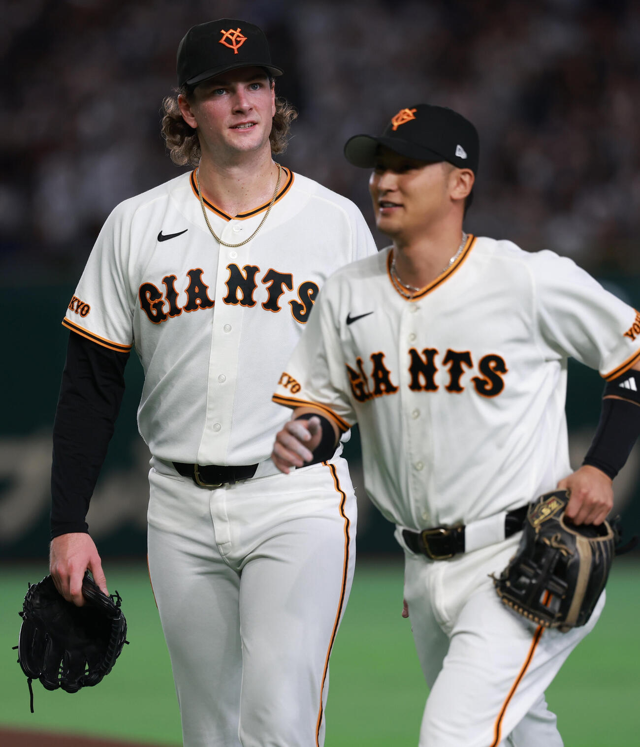 交流戦　巨人対ロッテ　1回表を無失点に抑えベンチに引き揚げるフォレスト・ウィットリー（撮影・水谷安孝）