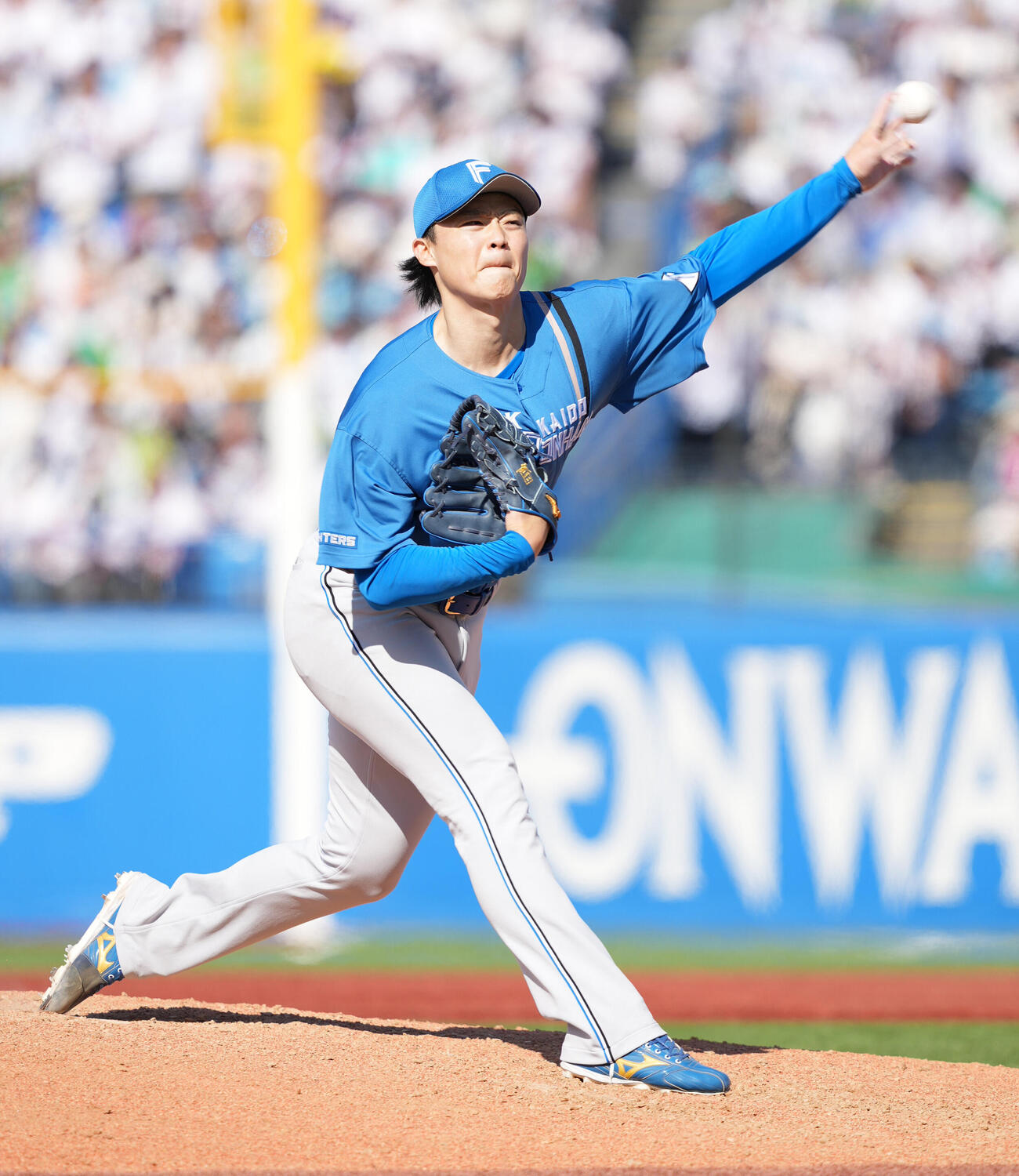 ヤクルト対日本ハム　日本ハム先発の山崎福也（撮影・小沢裕）