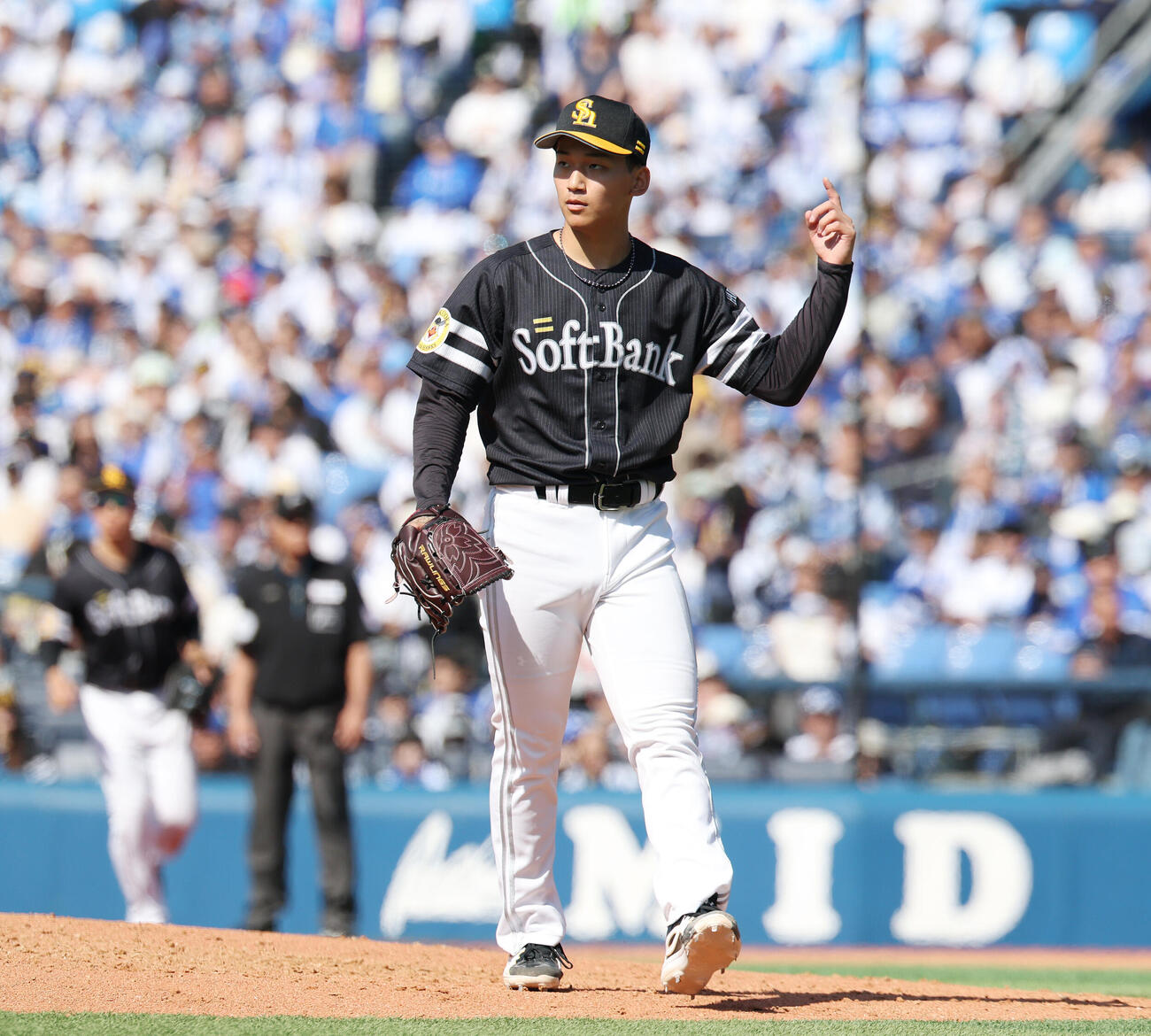 DeNA対ソフトバンク　4回裏DeNA2死、ハーフスイングで石上泰輝から三振を奪う前田悠伍（撮影・宮地輝）