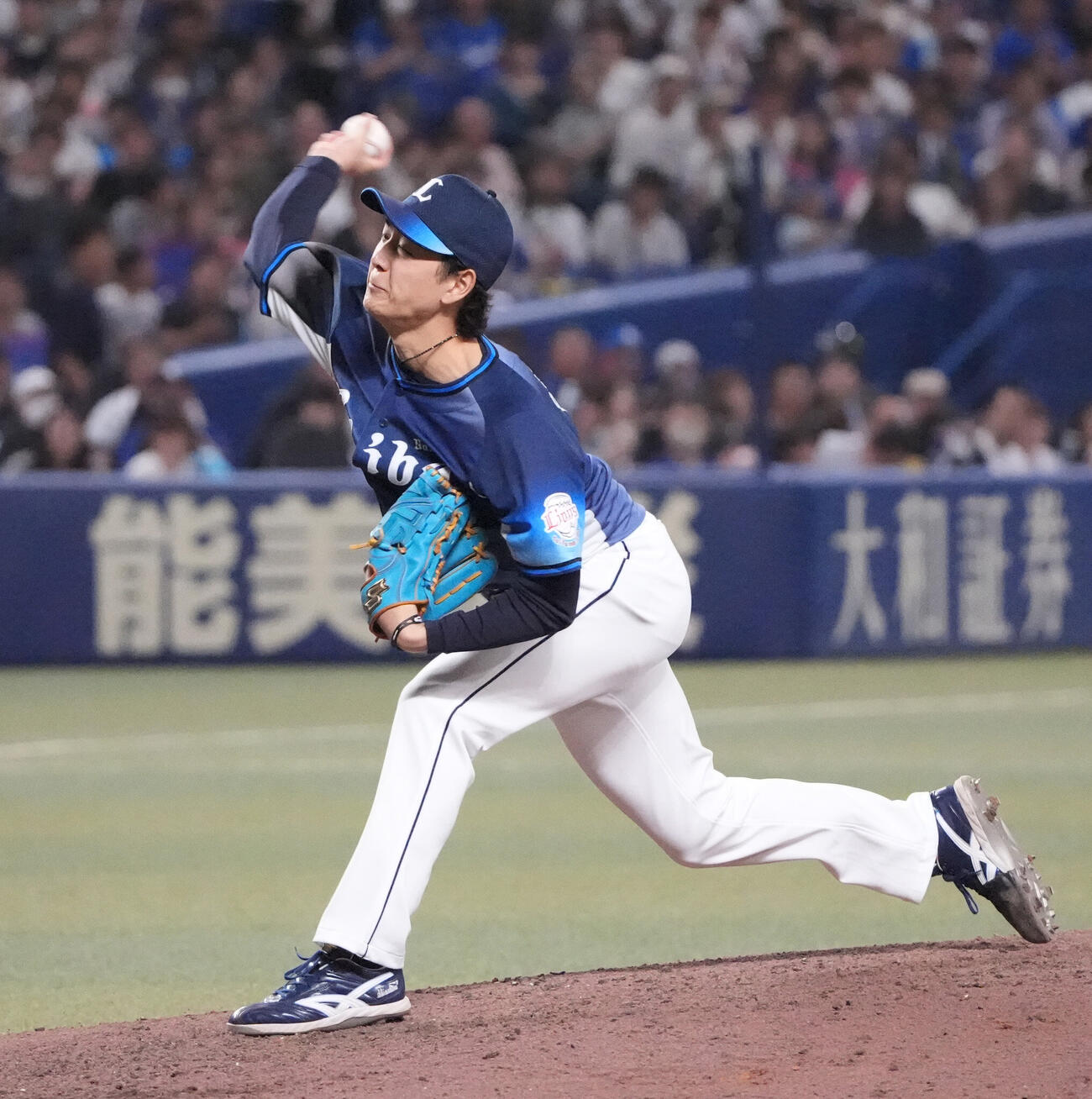 プロ野球交流戦中日対西武　9回裏、西武2番手で登板する篠原響（撮影・森本幸一）