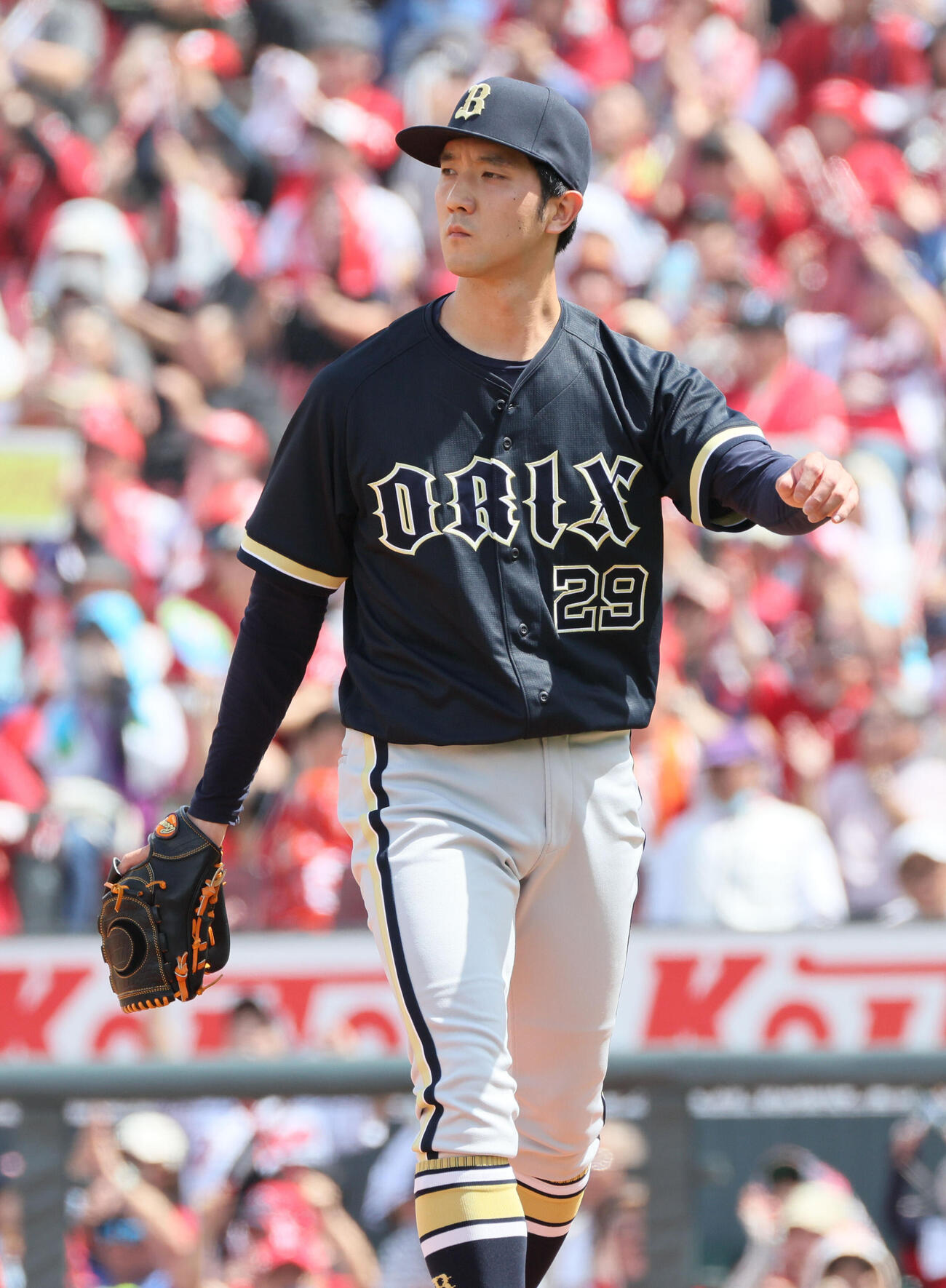 広島対オリックス　1回裏広島2死二、三塁、エレフリス・モンテロに左前適時打を浴びた田嶋大樹（撮影・加藤孝規）