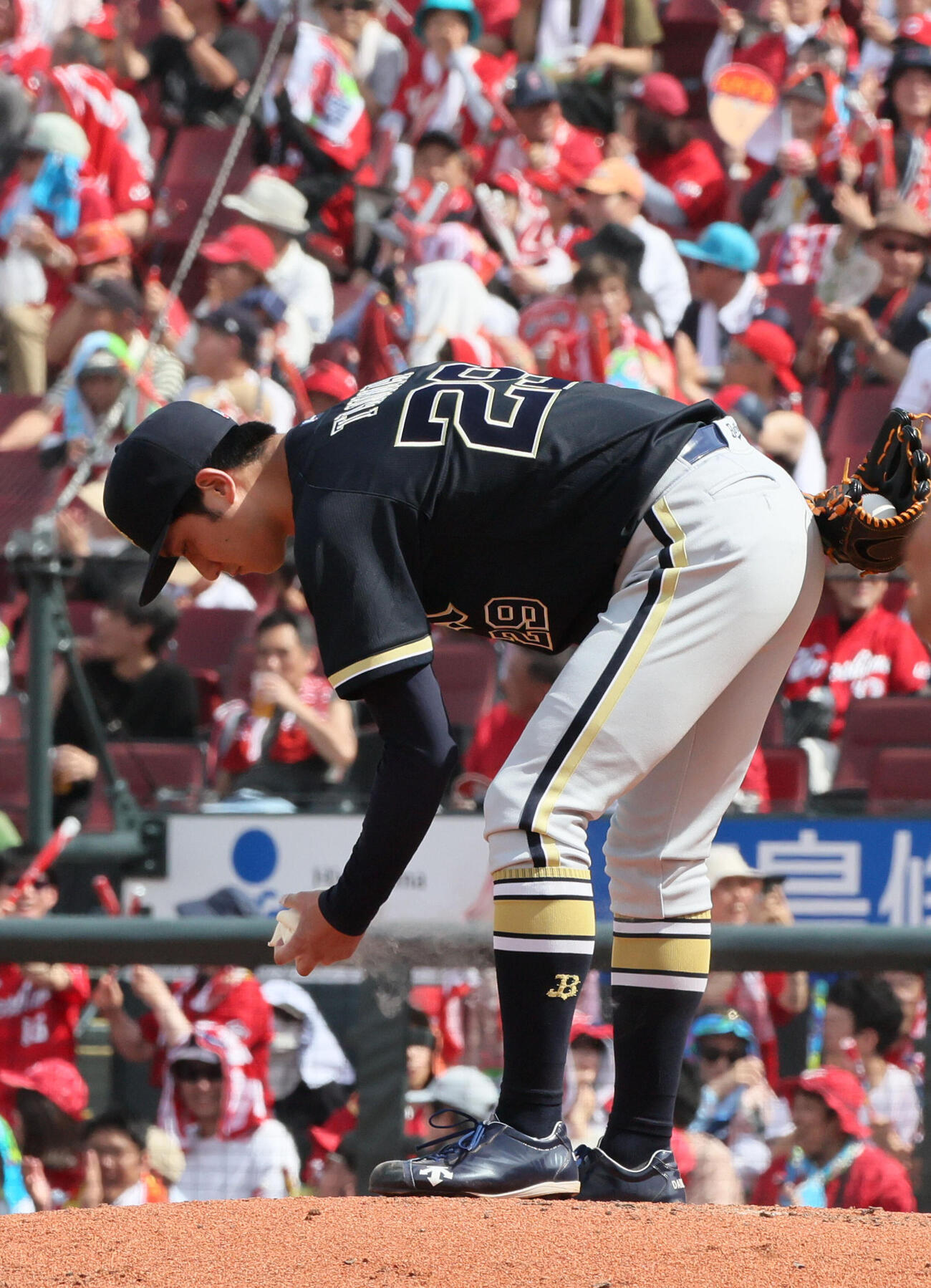 広島対オリックス　4回裏広島無死、坂倉将吾に右越え本塁打を浴びた田嶋大樹（撮影・加藤孝規）