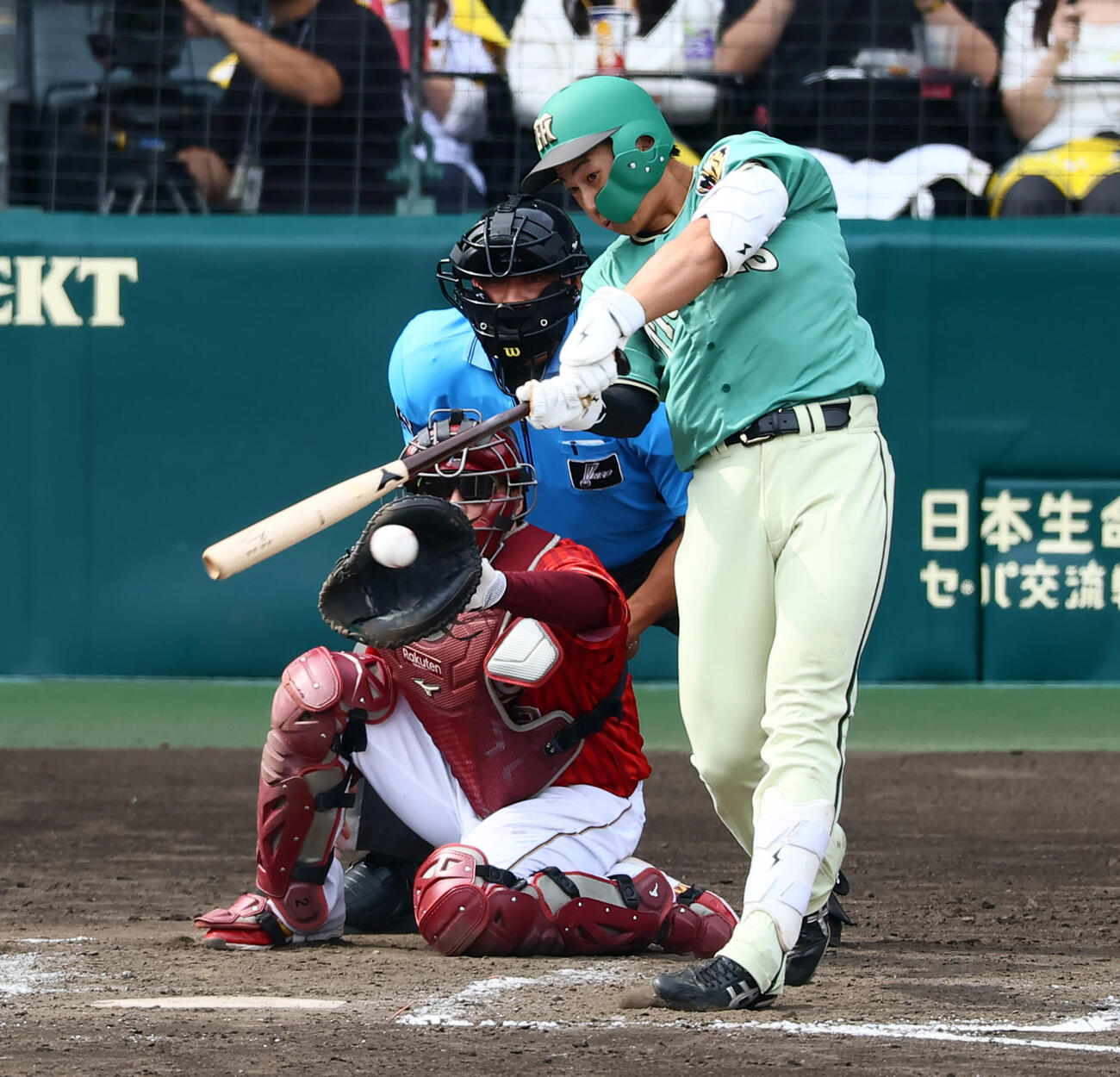阪神対楽天　5回裏阪神1死三塁、立石正広は先制適時打を放つ（撮影・加藤哉）＝2026年6月6日　　　