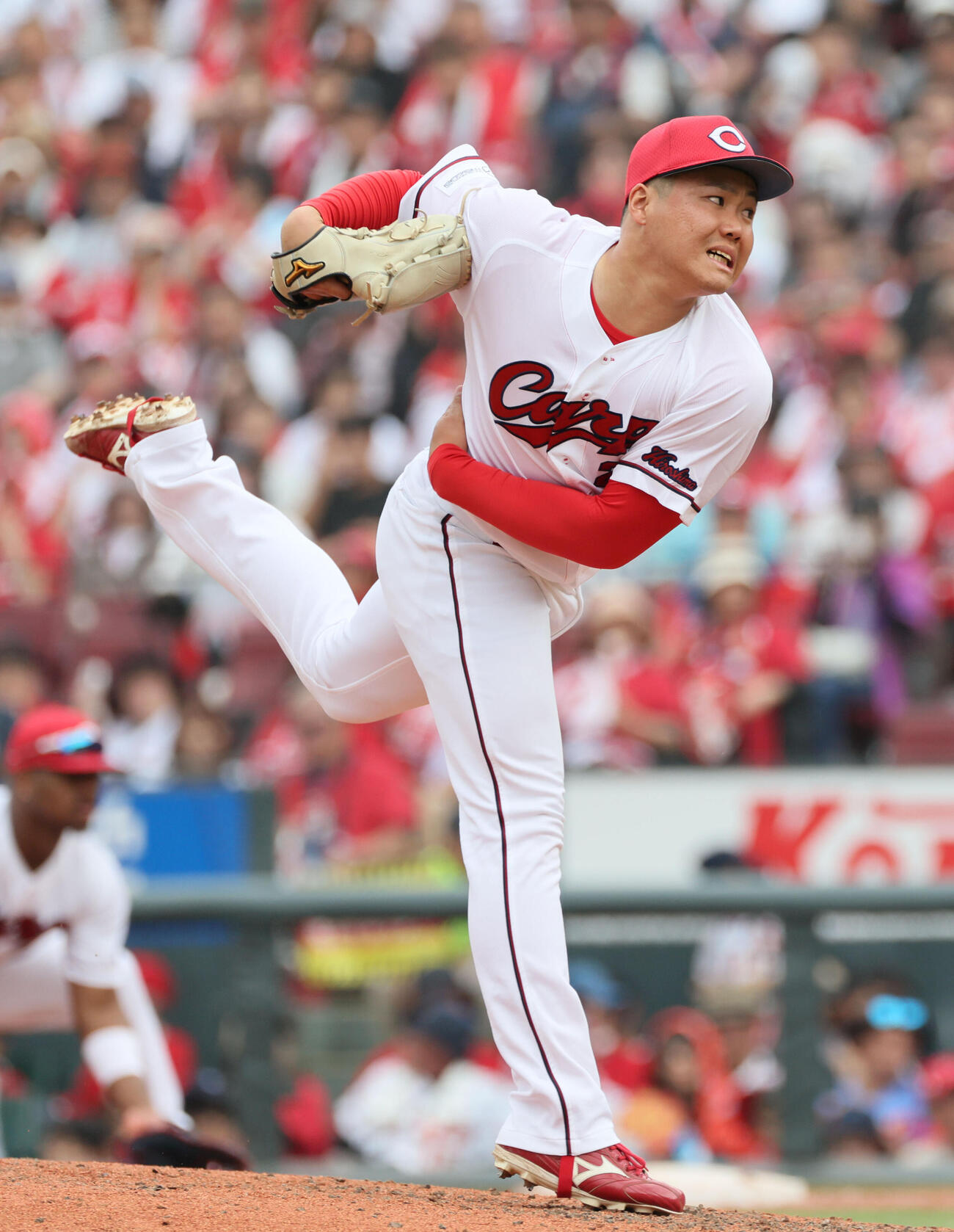 広島対オリックス　8回表オリックス1死満塁、広島2番手の高太一（撮影・加藤孝規）