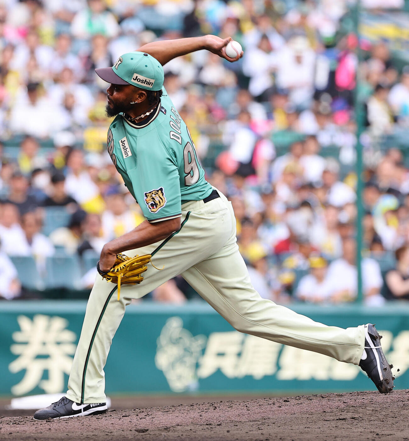阪神対楽天　阪神4番手のラファエル・ドリス（撮影・上田博志）