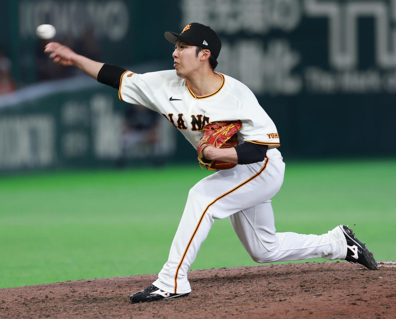 交流戦　巨人対ロッテ　12回から登板した赤星優志（撮影・水谷安孝）