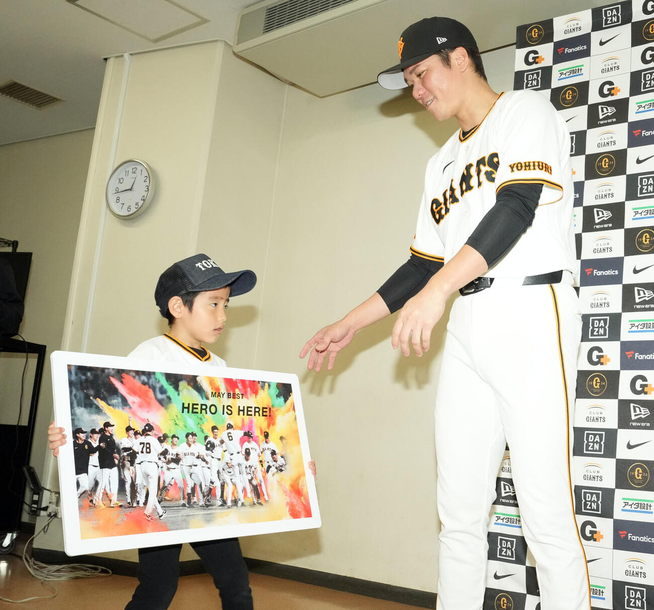 5月の月間ベストヒーロー賞を受賞した巨人坂本勇人（撮影・たえ見朱実）