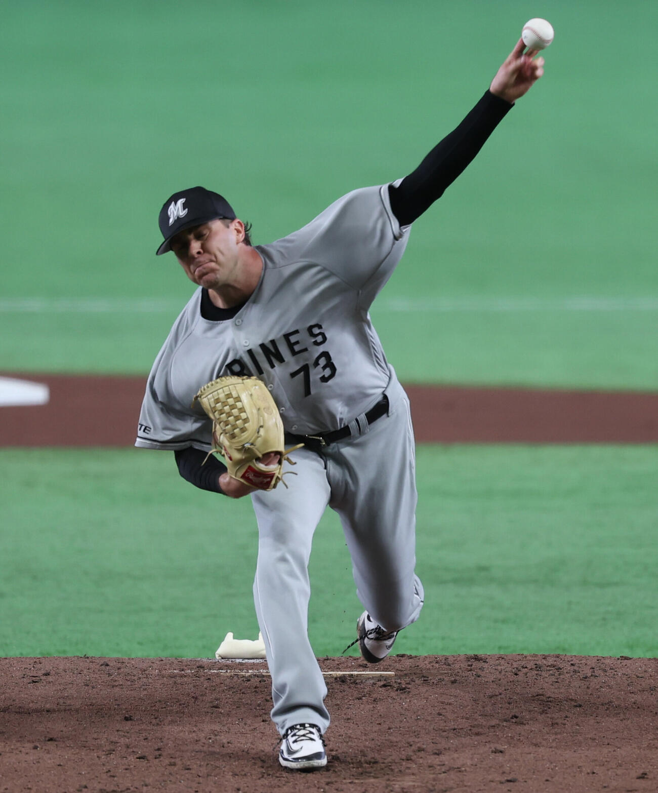 交流戦　巨人対ロッテ　力投するロッテ先発サム・ロング（撮影・水谷安孝）