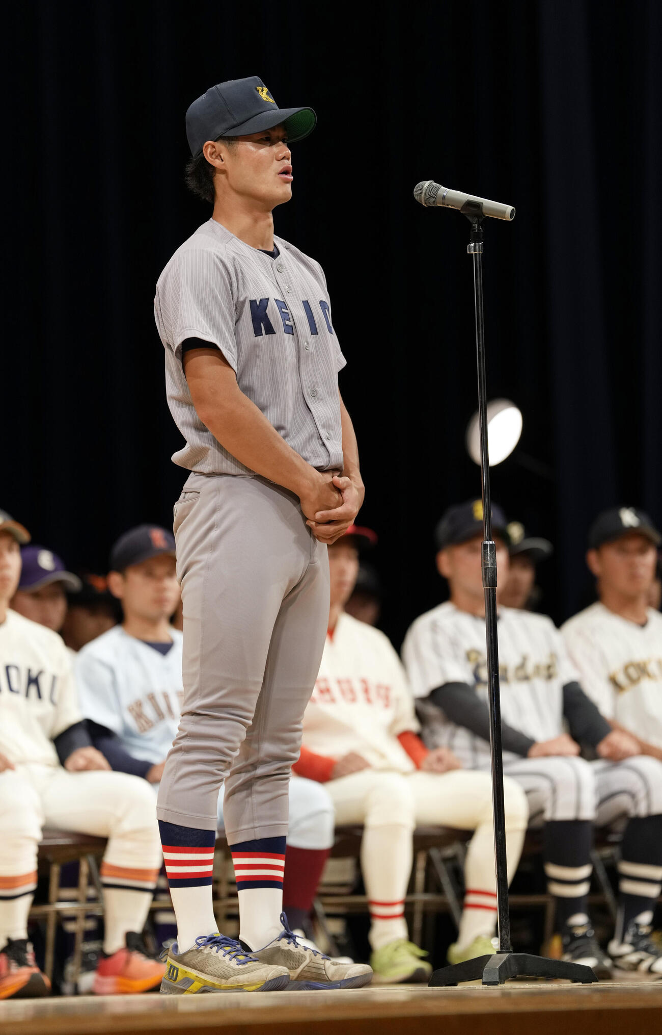 全日本大学野球選手権大会開会式　意気込みを語る慶大・今津慶介主将（撮影・小島史椰）